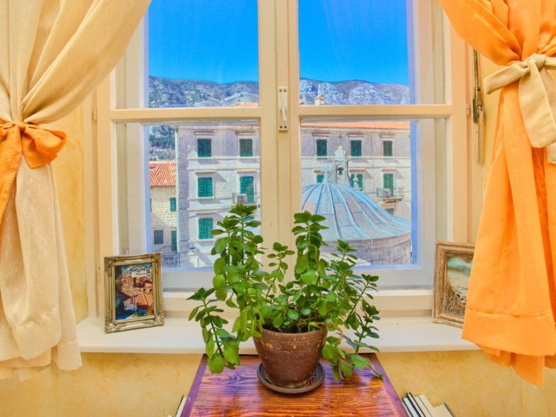Authentiek appartement in UNESCO-werf Kotor, 200m van strand - foto 2