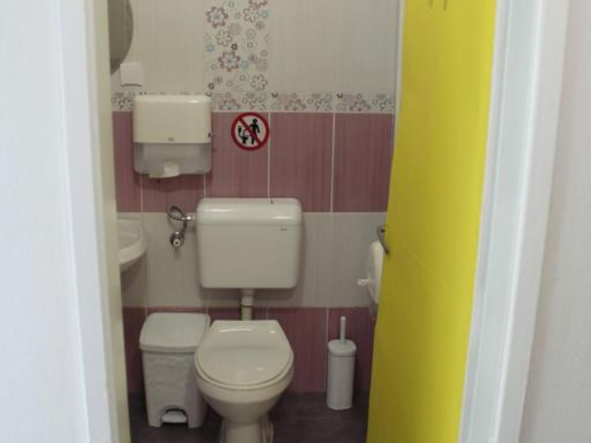 Charmant appartement met 2 slaapkamers vlakbij de oude binnenstad van Kotor - foto 4