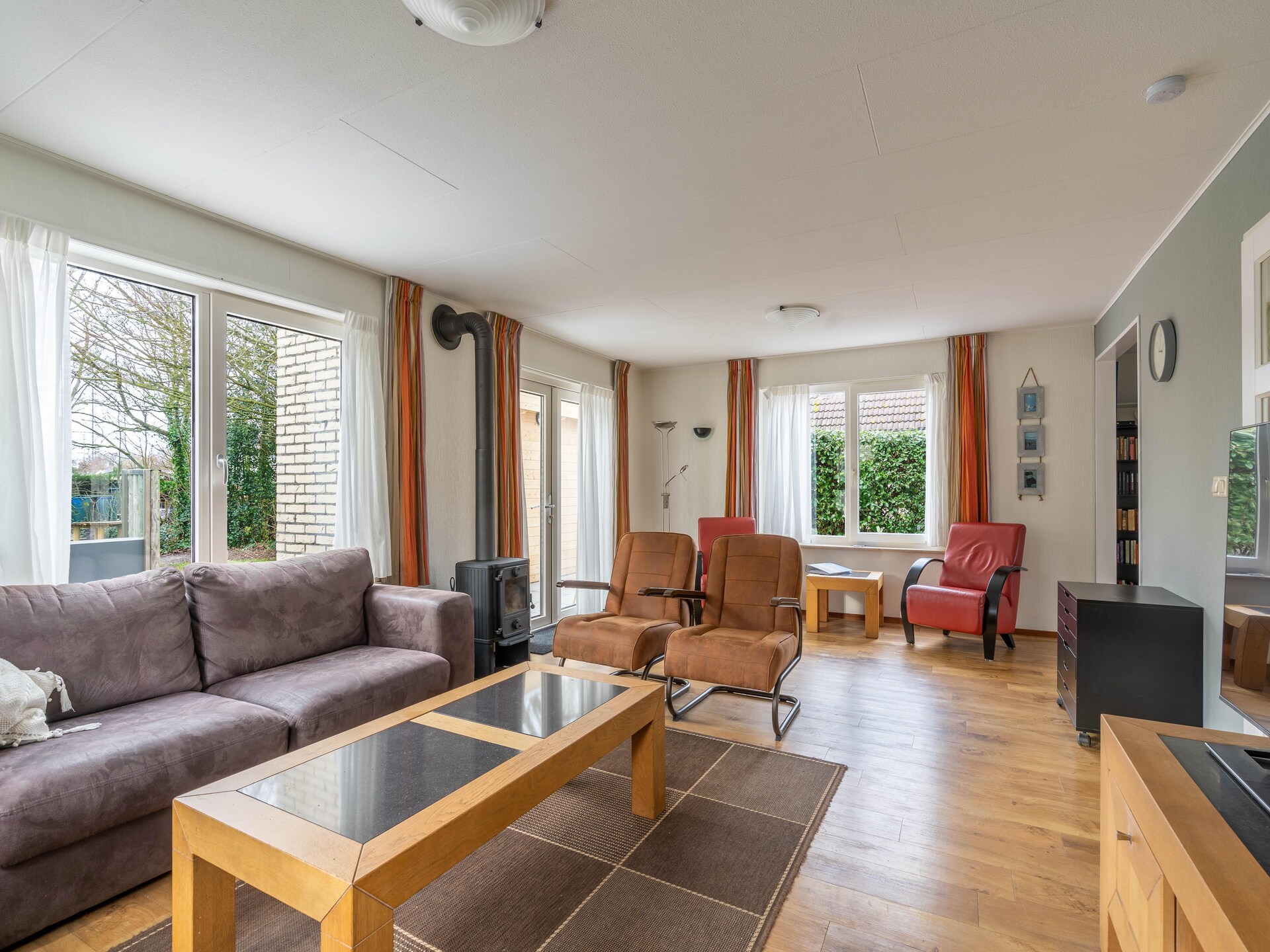 Luxe 4-persoonsvilla met sauna en whirlpool in bosrijk De Koog - foto 4