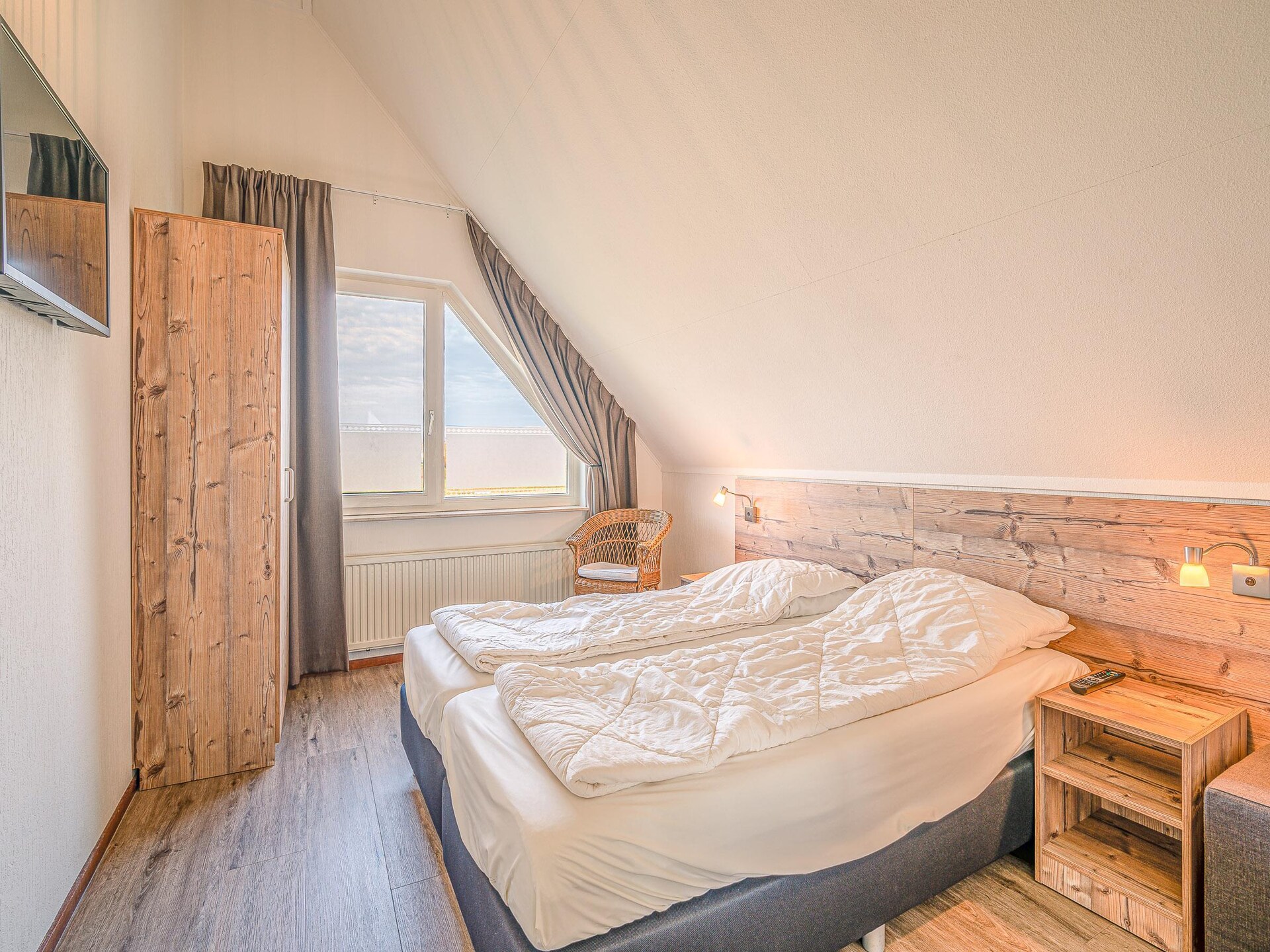 Luxe vrijstaande villa met whirlpool aan bosrand van De Koog - foto 11