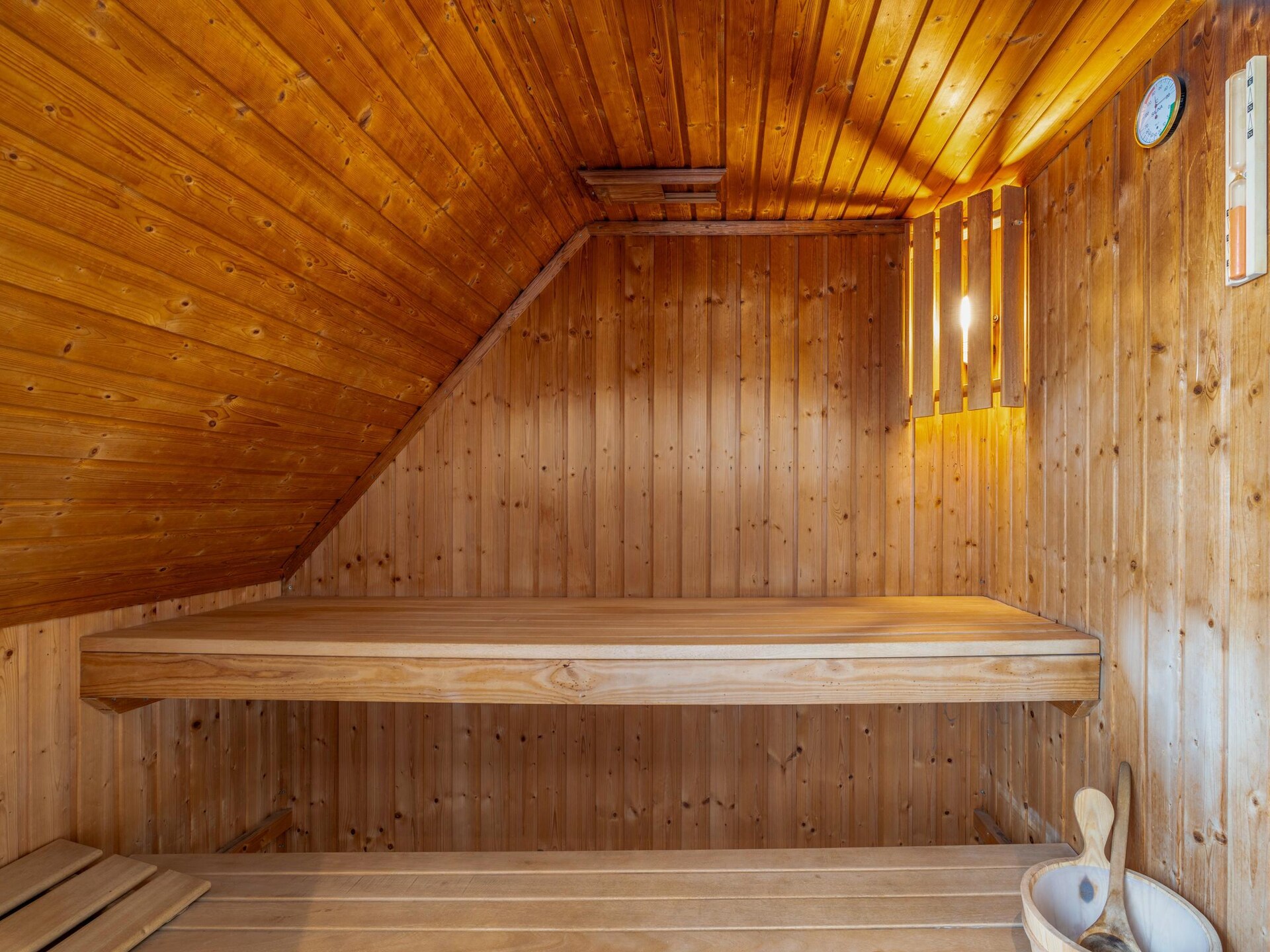 Luxe 6-persoons villa met sauna en whirlpool in bosrijk De Koog - foto 14