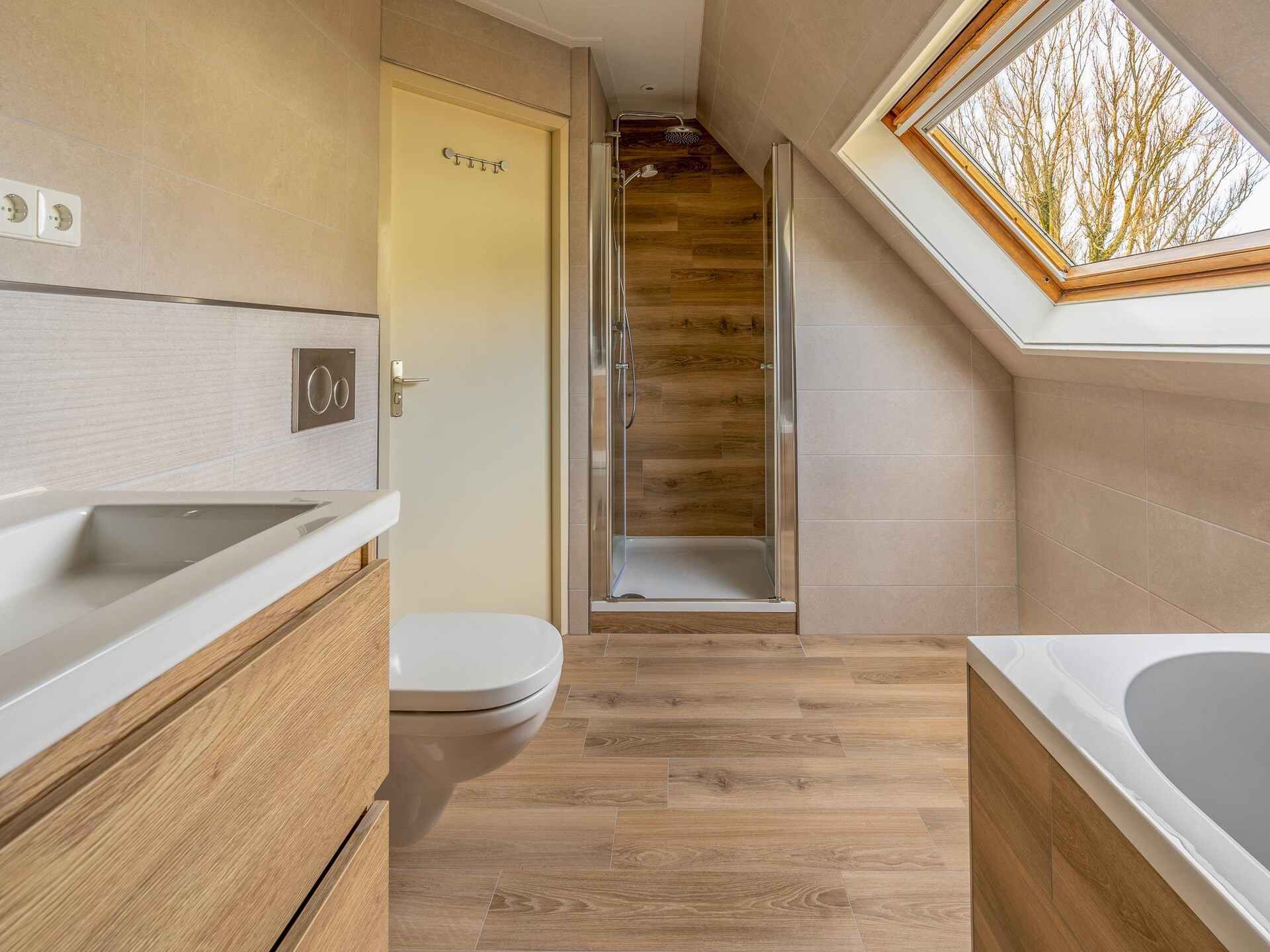 Luxe vrijstaande villa met sauna en whirlpool, 2km van strand - foto 12