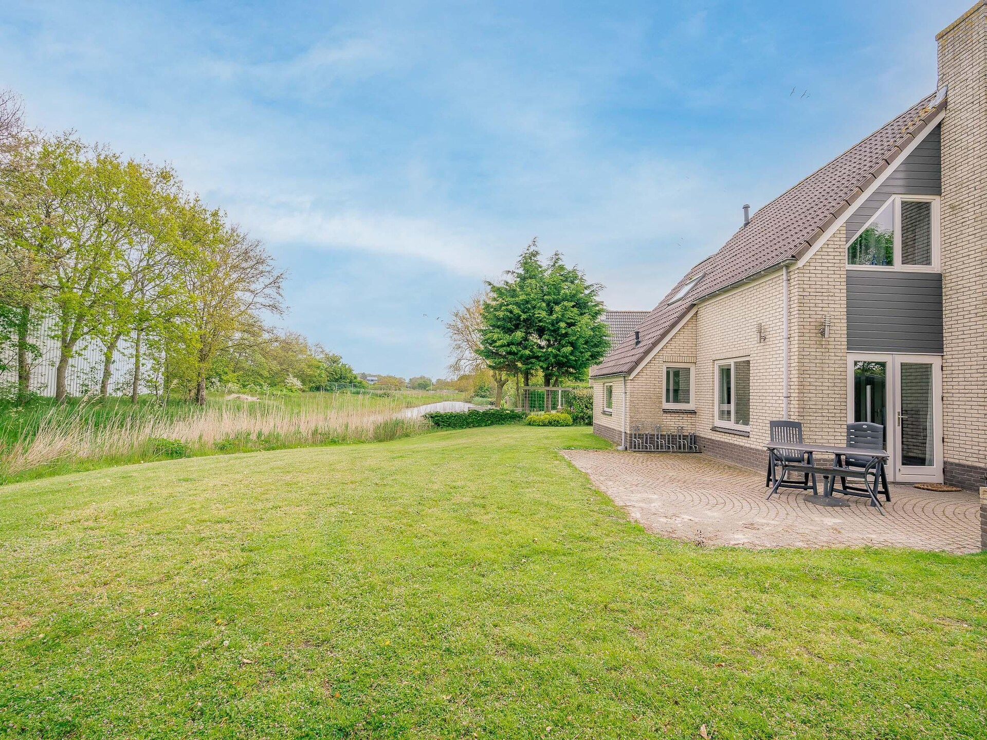 Luxe vrijstaande villa met sauna en whirlpool, 2km van strand - foto 2