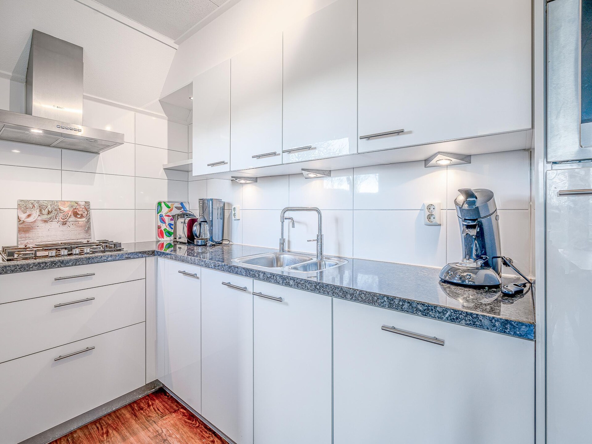 Luxe 6-persoons villa met sauna en whirlpool in het bos bij De Koog - foto 8