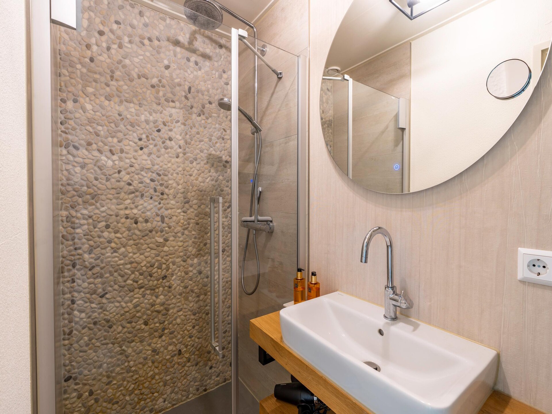 Luxueuze villa met whirlpool in bosrijk Villapark Kamperfoelie - foto 10