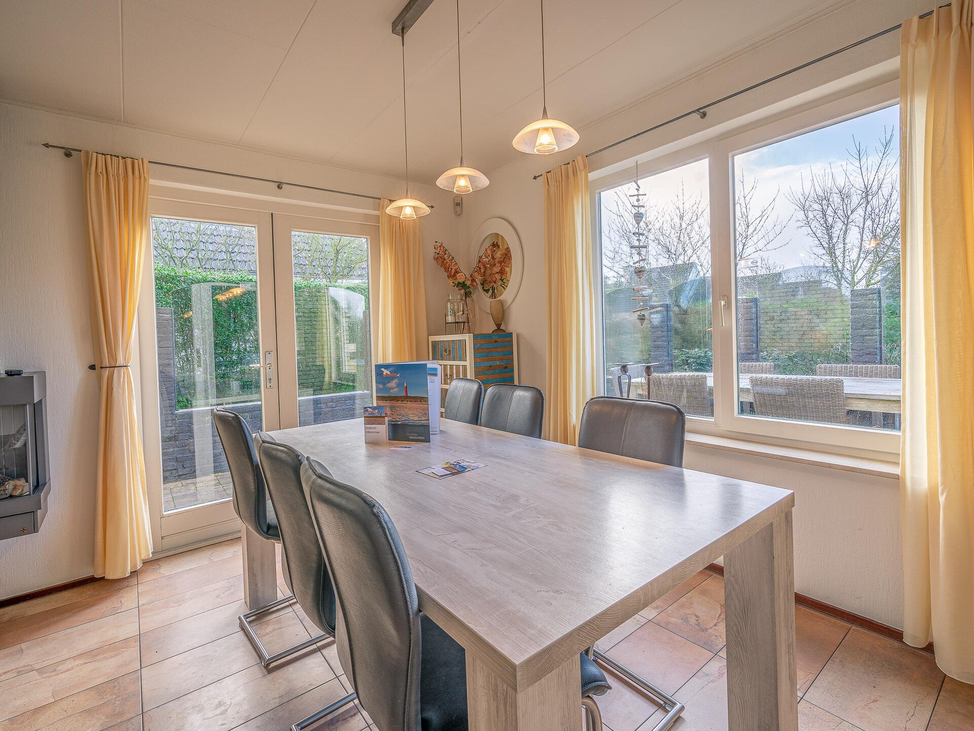 Luxe 6-persoons villa met sauna en whirlpool in bosrijk park bij De Koog - foto 8
