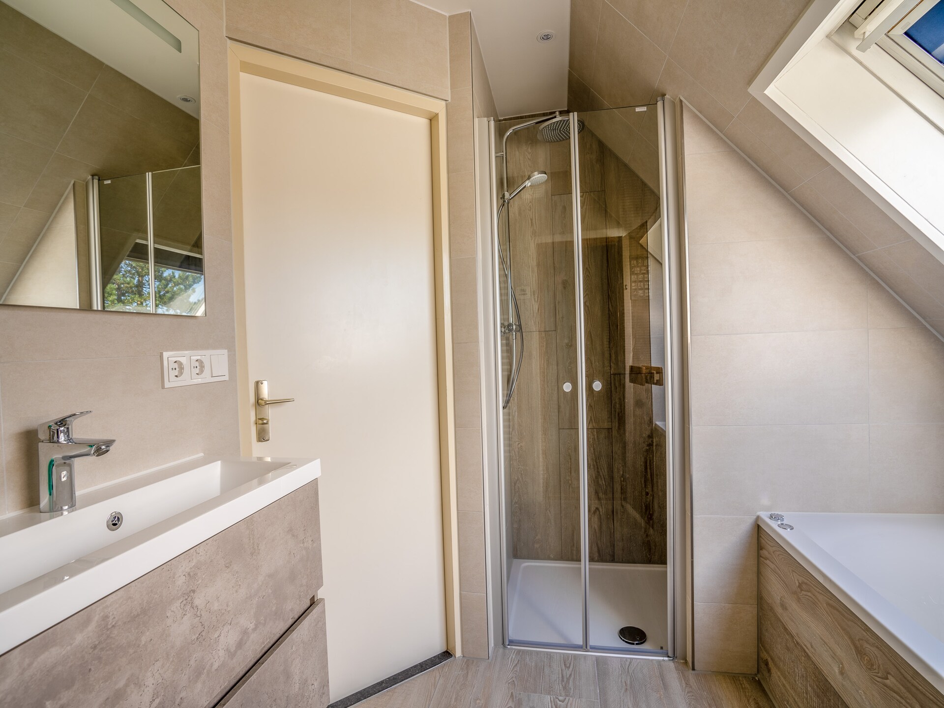 Luxueuze 6-persoons villa met sauna en whirlpool op Villapark Kamperfoelie - foto 12
