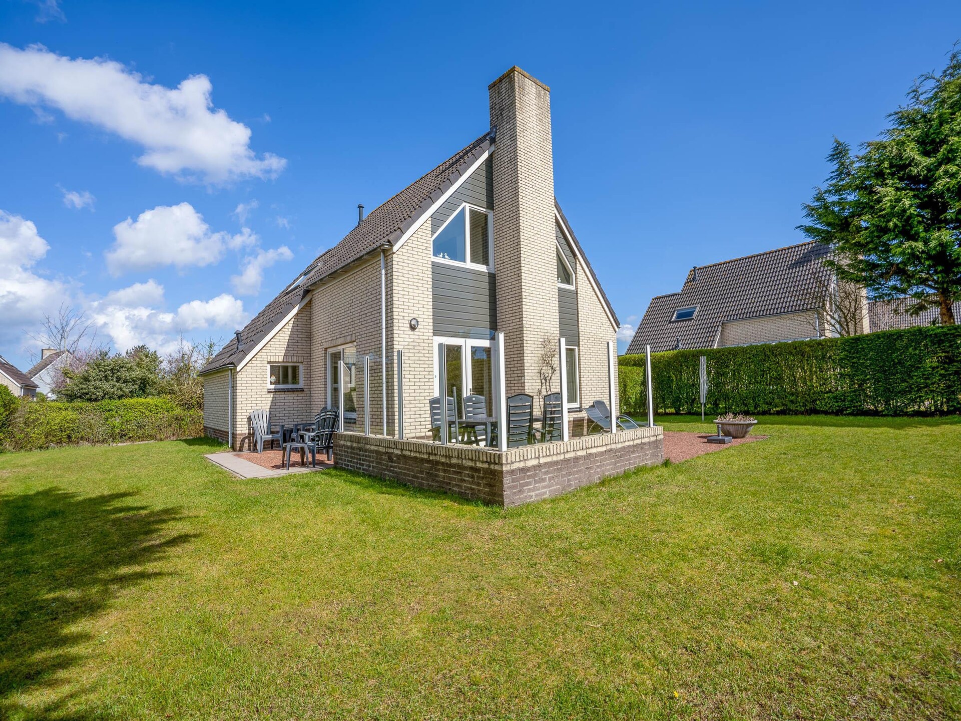Luxueuze 6-persoons villa met sauna en whirlpool op Villapark Kamperfoelie - foto 2