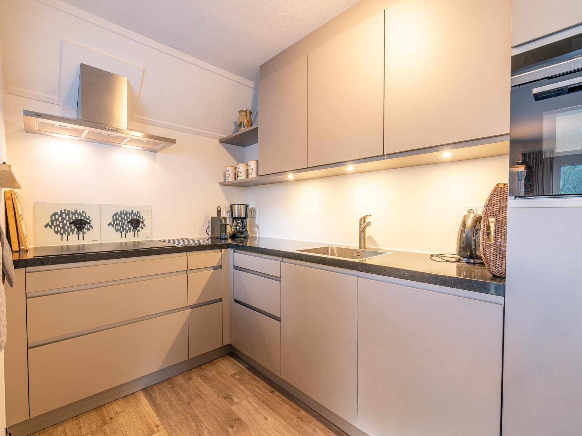 Luxueuze 6-persoons villa met sauna en whirlpool op Villapark Kamperfoelie - foto 8