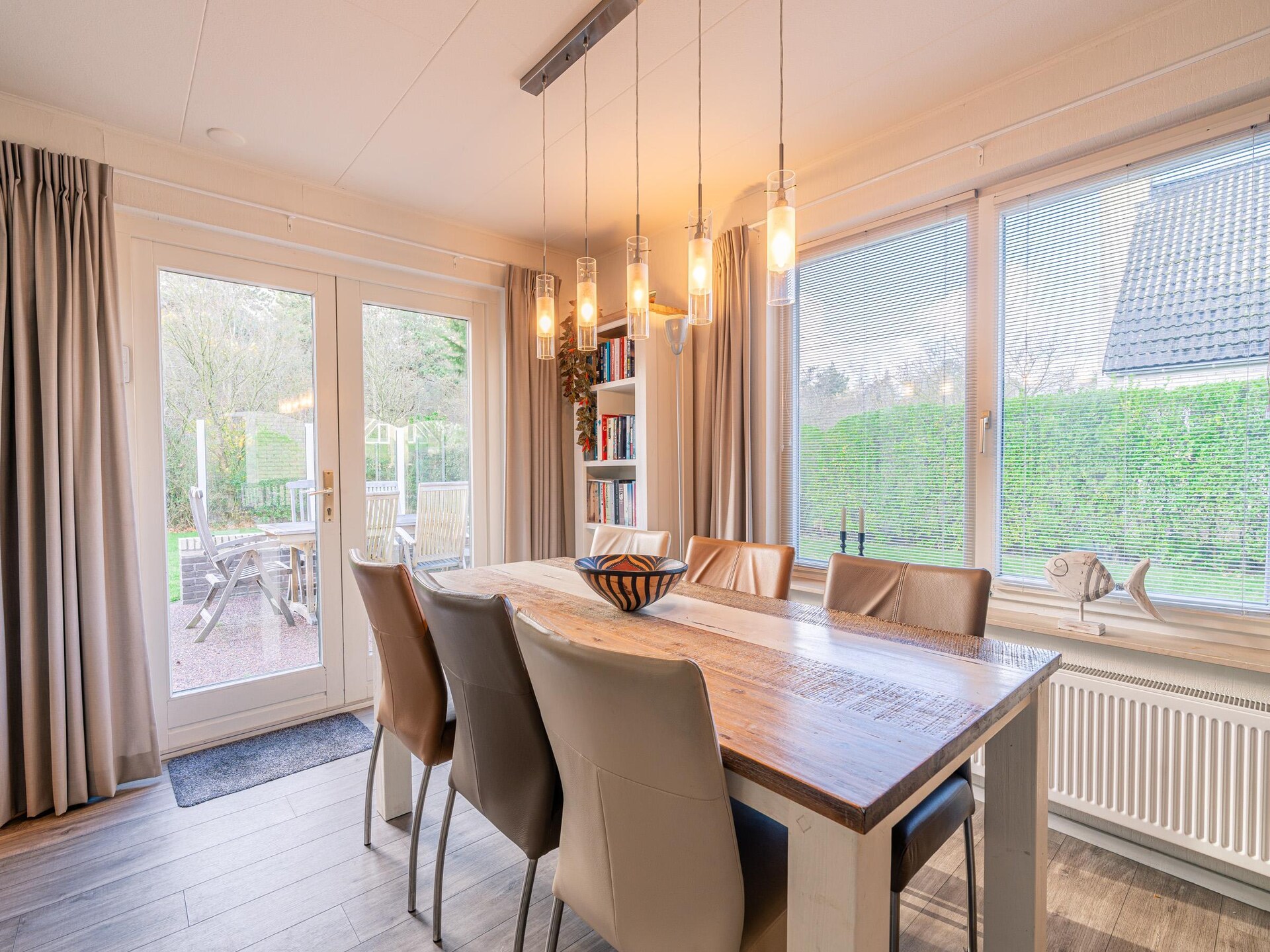 Luxueuze 6-persoons villa met sauna en whirlpool op Villapark Kamperfoelie - foto 7