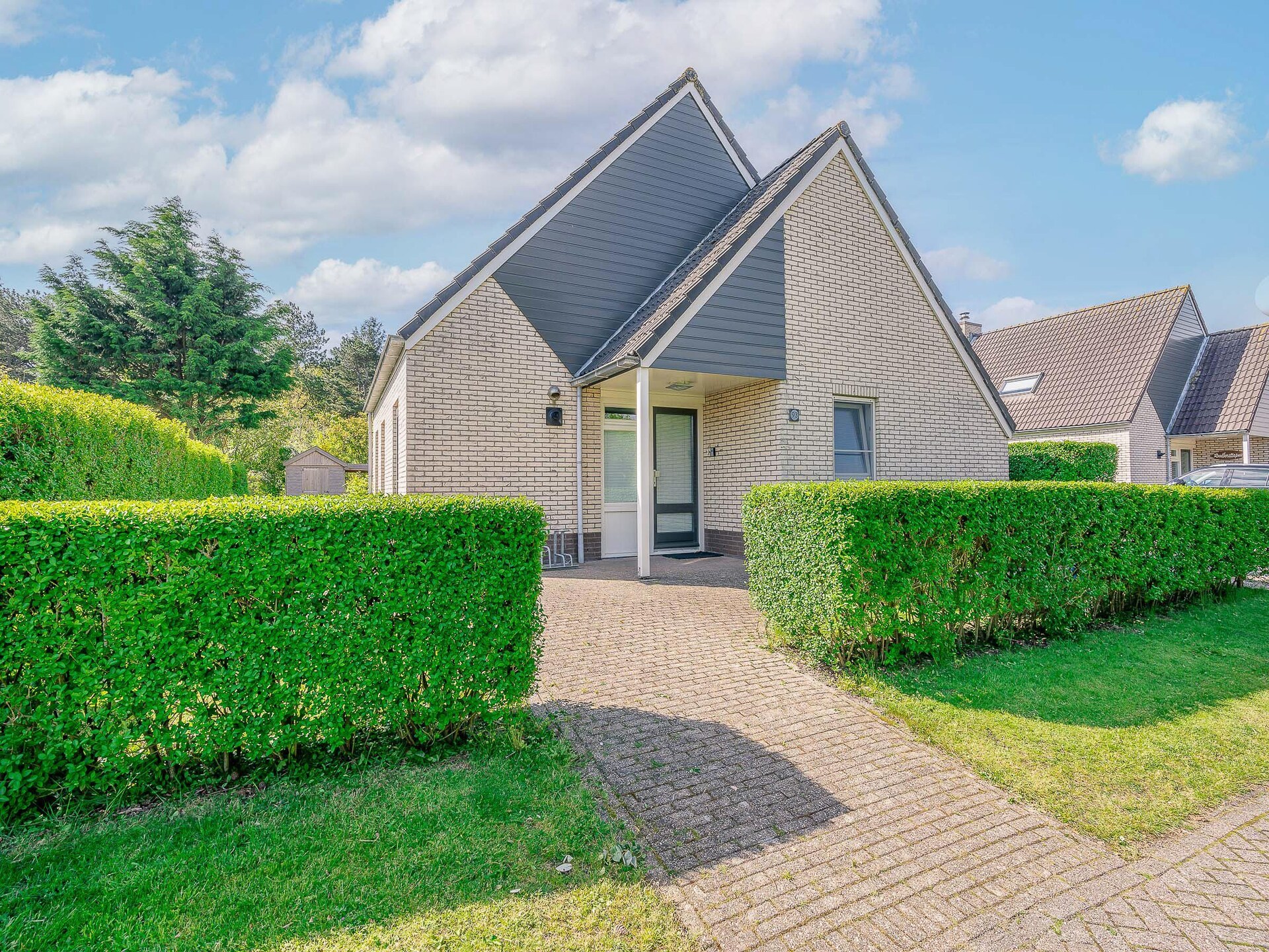 Luxe 6-persoons villa met sauna en whirlpool op Villapark Kamperfoelie - foto 2
