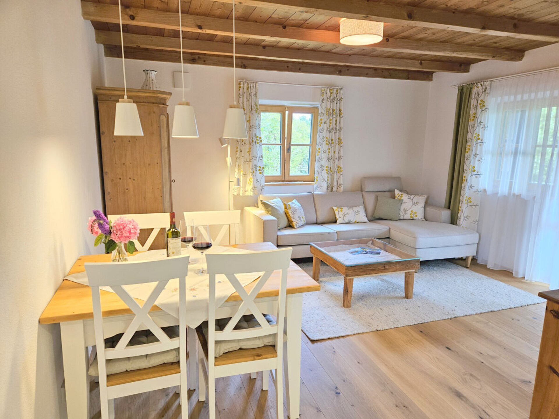 Sfeervol eco-appartement met zonnig balkon en uitzicht op weilanden - foto 11