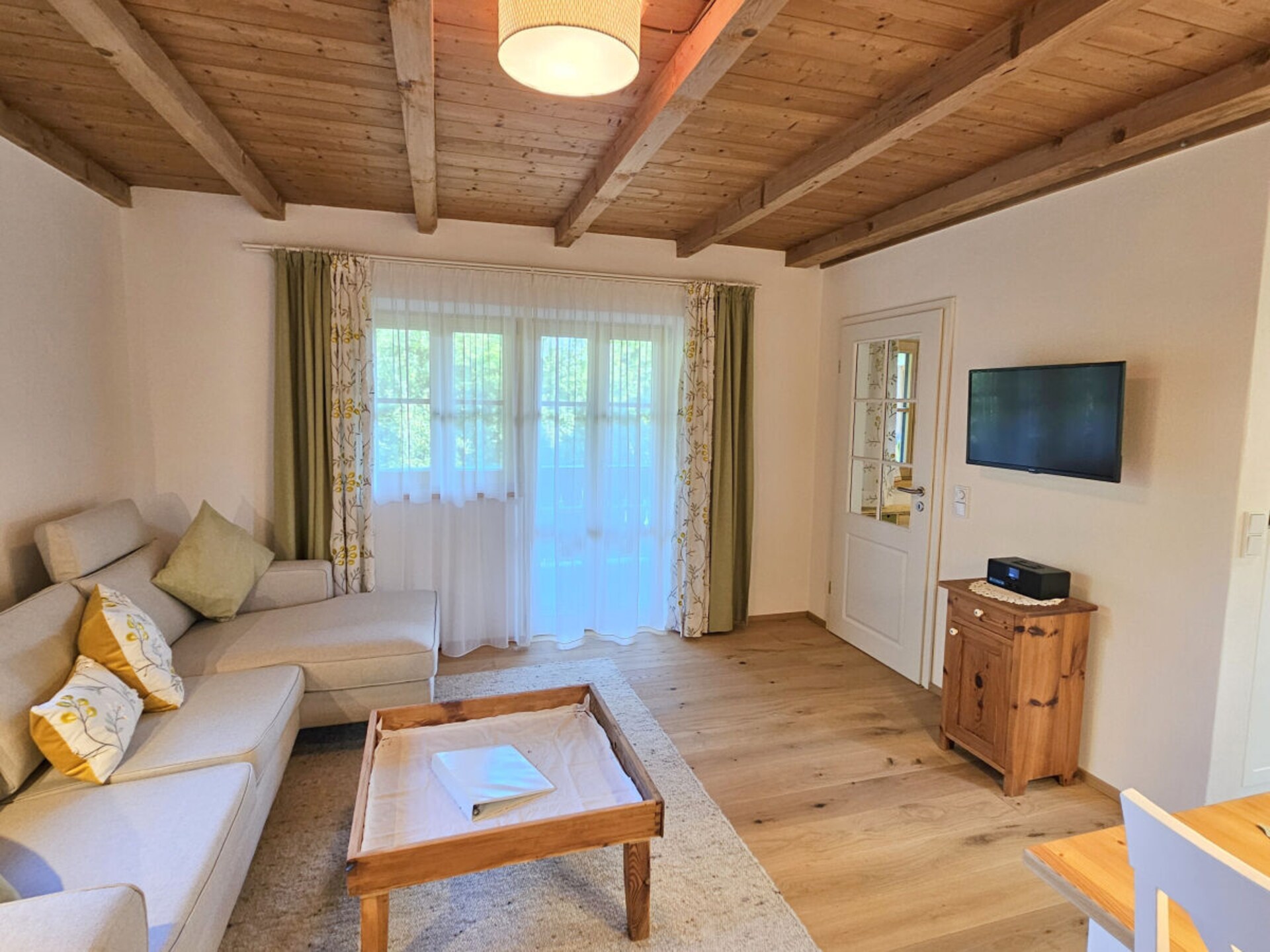 Sfeervol eco-appartement met zonnig balkon en uitzicht op weilanden - foto 13
