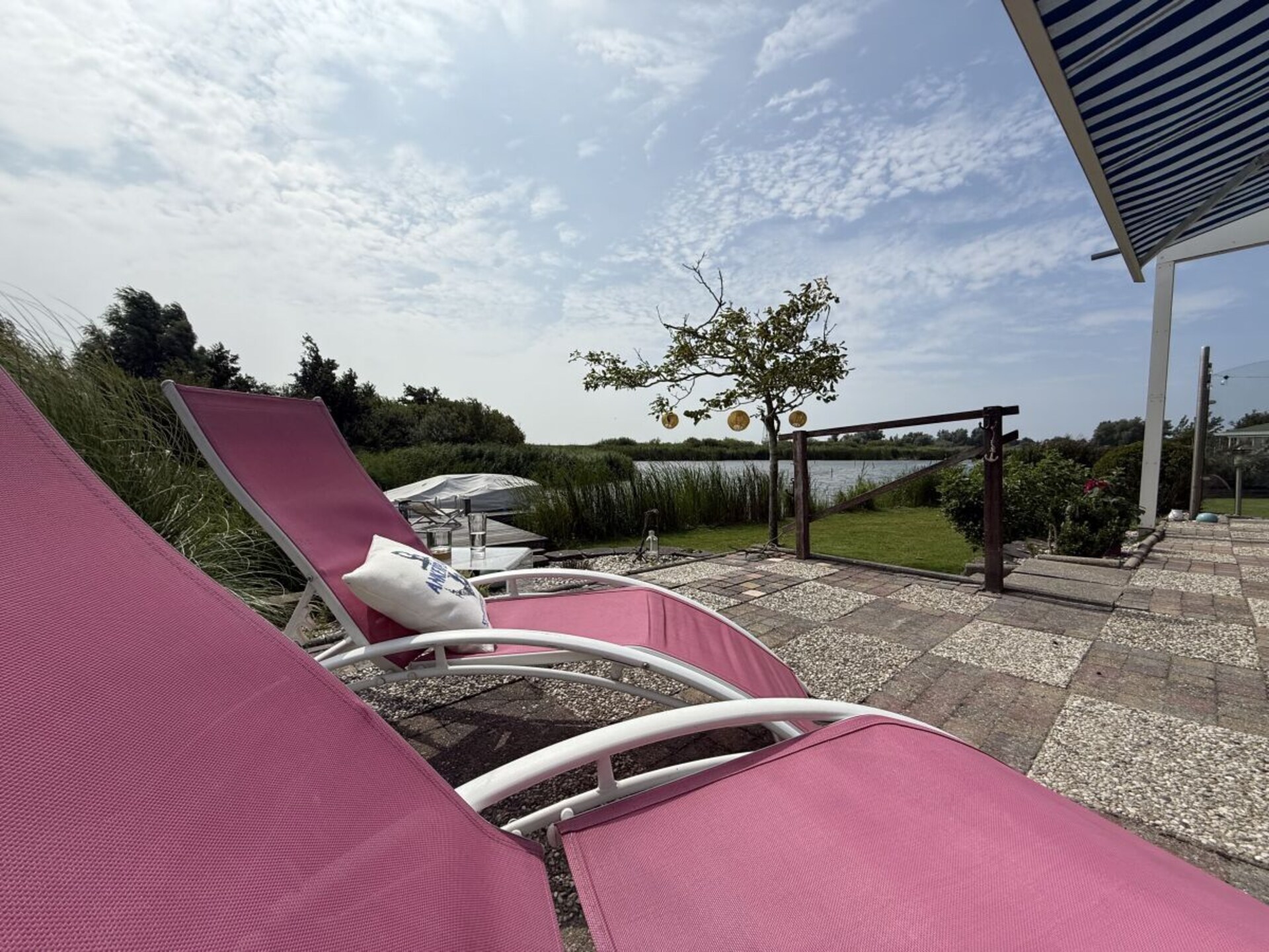 AnkerLiebe: Vrijstaand vakantiehuis met sauna, aanlegsteiger en IJsselmeerzicht - foto 2