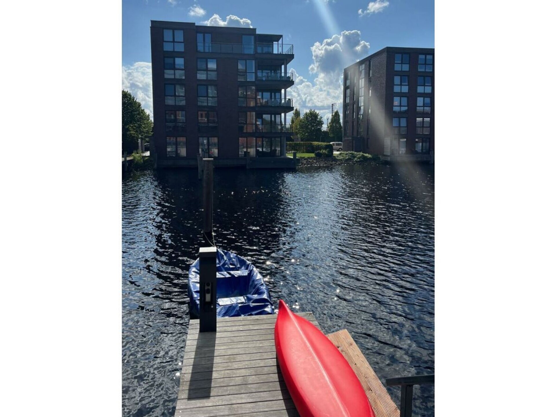 Historisch havenappartement met privésteiger en roeiboot in Emden - foto 14