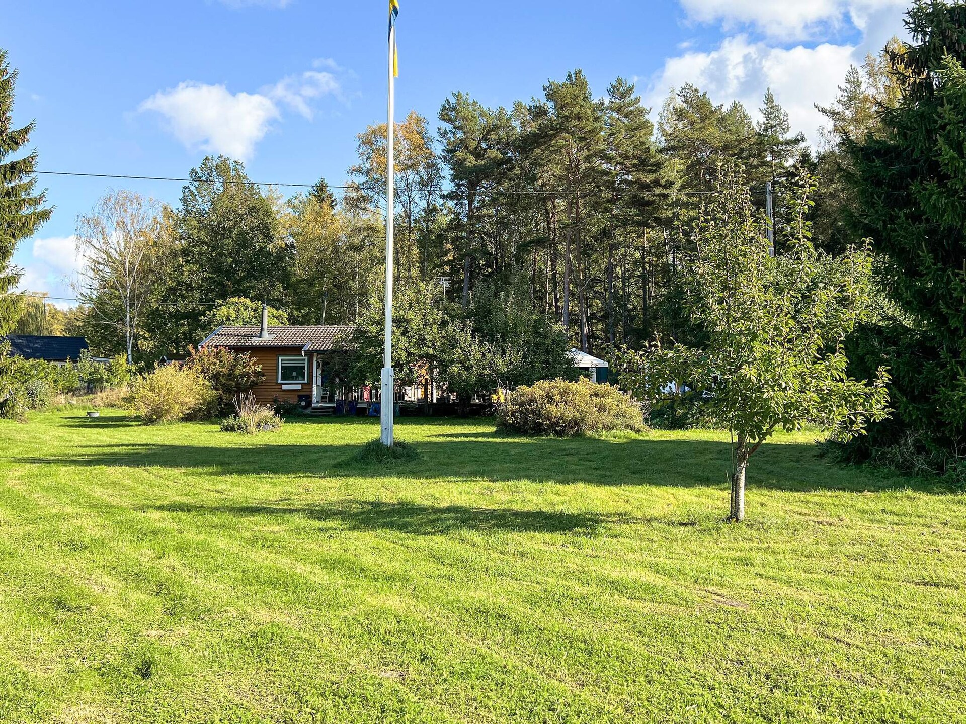 Vrijstaand vakantiehuis op Adelsö met hottub, 200m van het water - foto 8