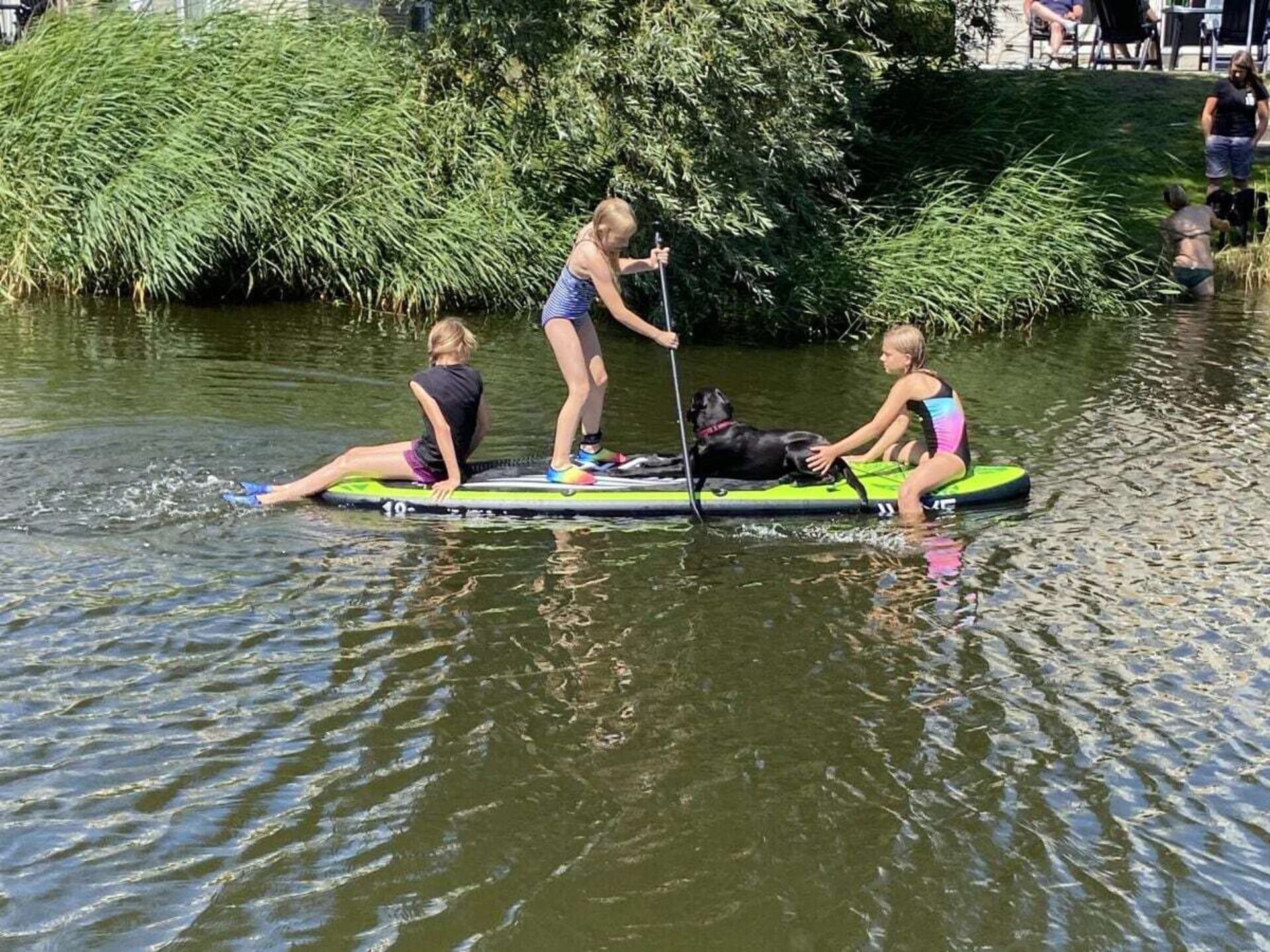 Vakantiehuis MakkumSee met sauna, serre en eigen aanlegsteiger aan het water - foto 33