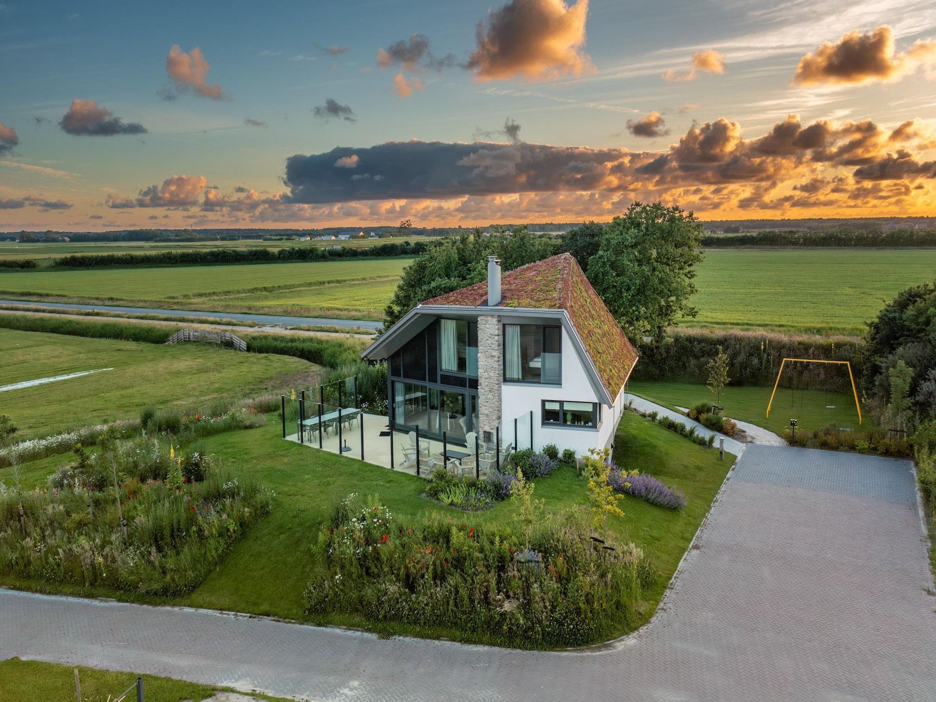 Luxe duurzame natuurvilla met hottub in De Waal - foto 1
