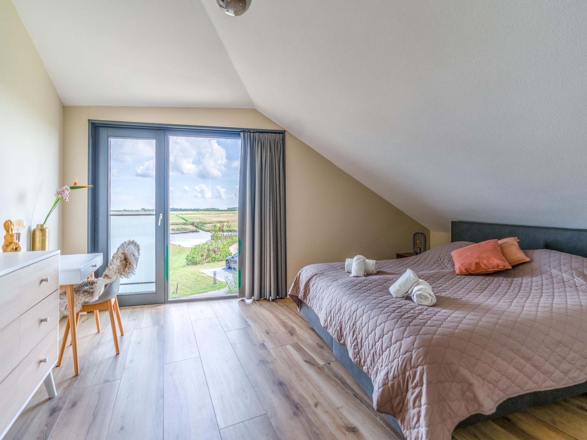 Luxe duurzame natuurvilla met hottub in De Waal - foto 16