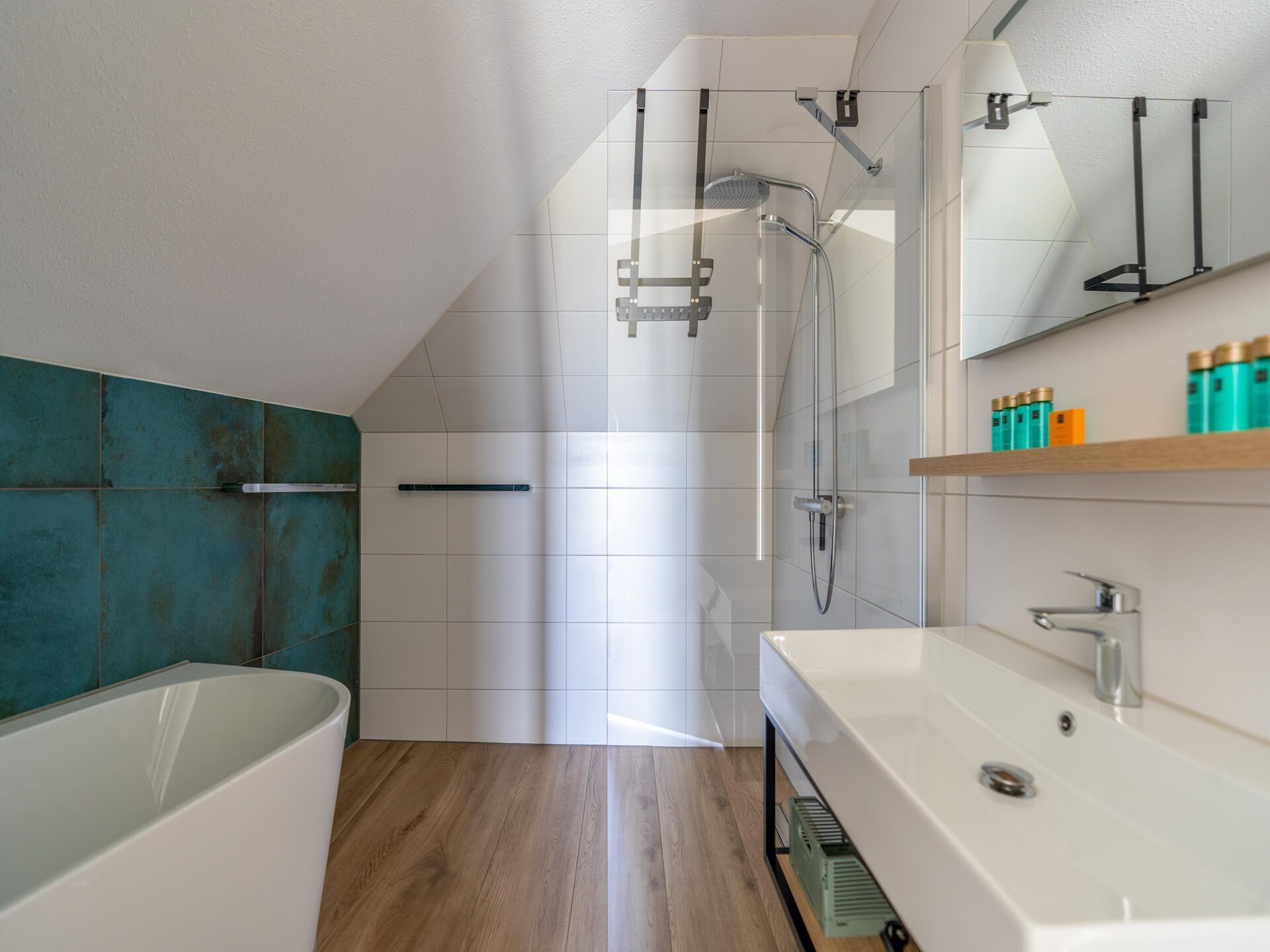 Luxe duurzame natuurvilla met hottub in De Waal - foto 25