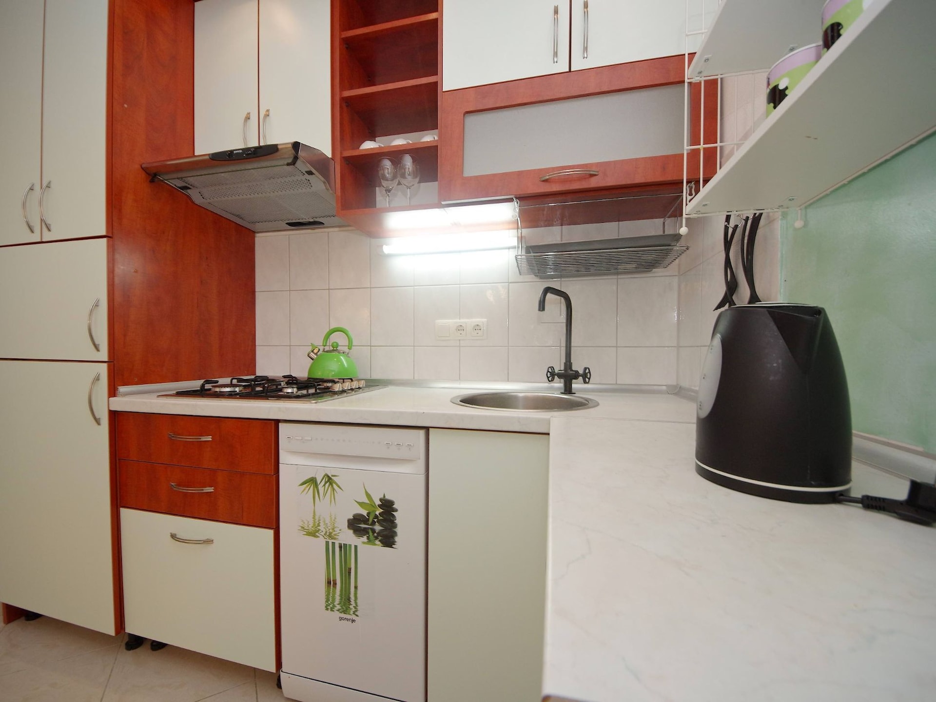 Aan zee: Ruim appartement met zeezicht in Jelsa - foto 7