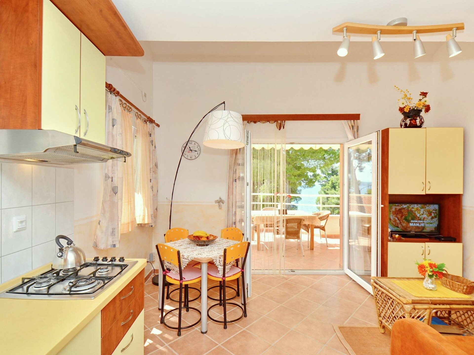 Studio met balkon en zeezicht direct aan zee in Jelsa, Hvar - foto 5