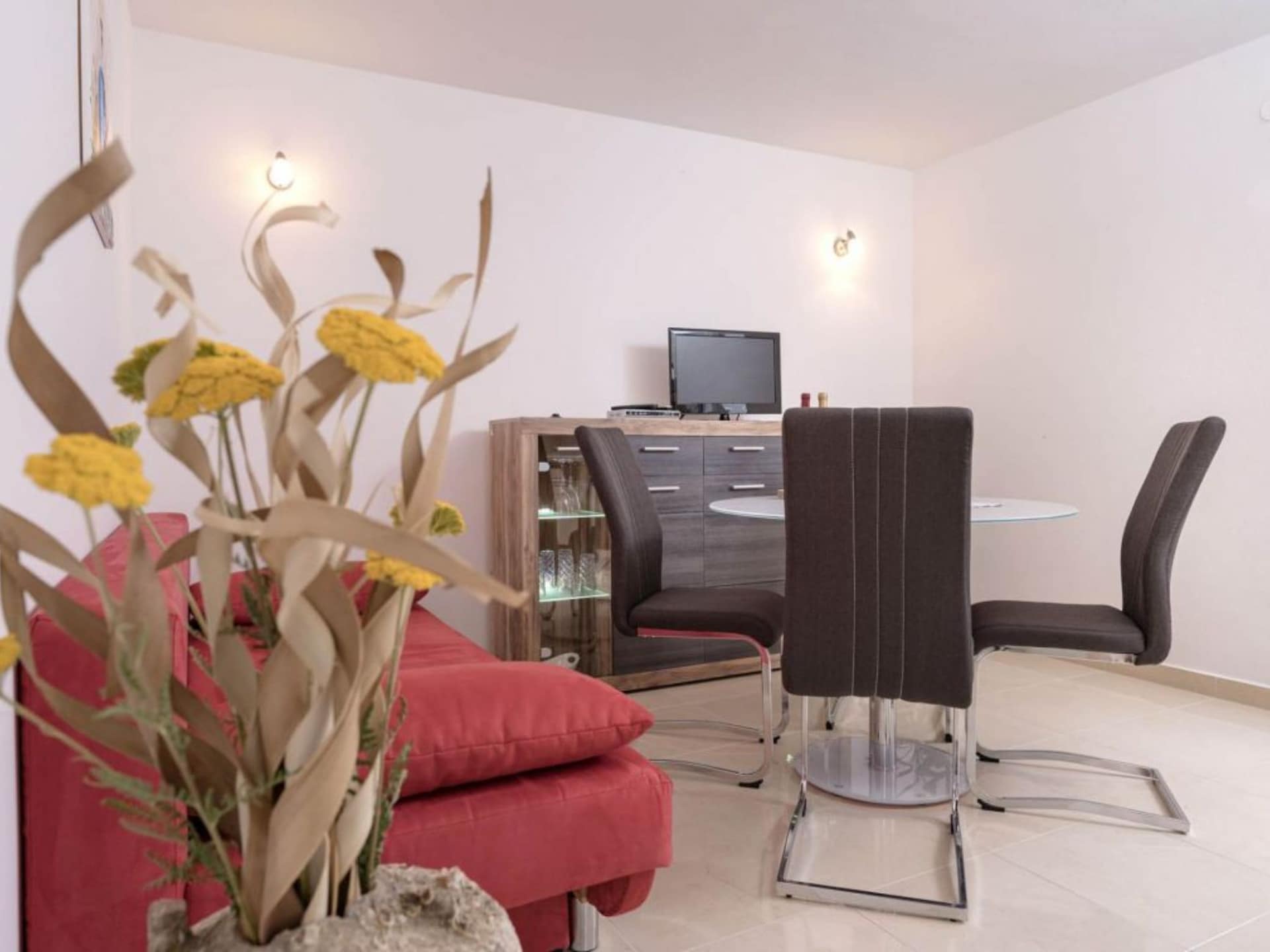 Op 400 m van het strand: Comfortabel appartement in Vrboska - foto 2