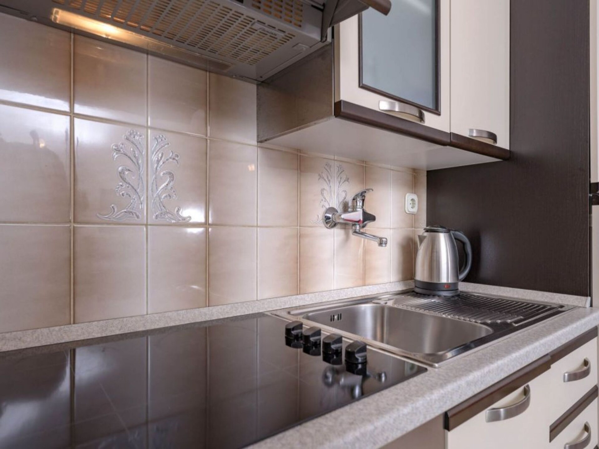 Op 400 m van het strand: Comfortabel appartement in Vrboska - foto 7