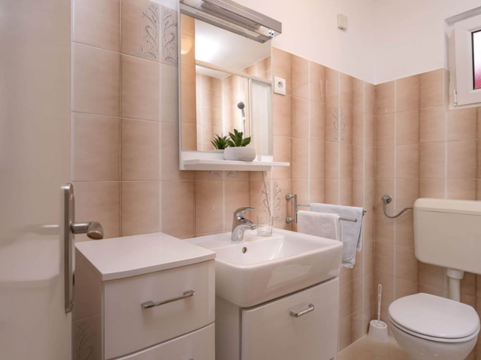 Op 400 m van het strand: Comfortabel appartement in Vrboska - foto 14