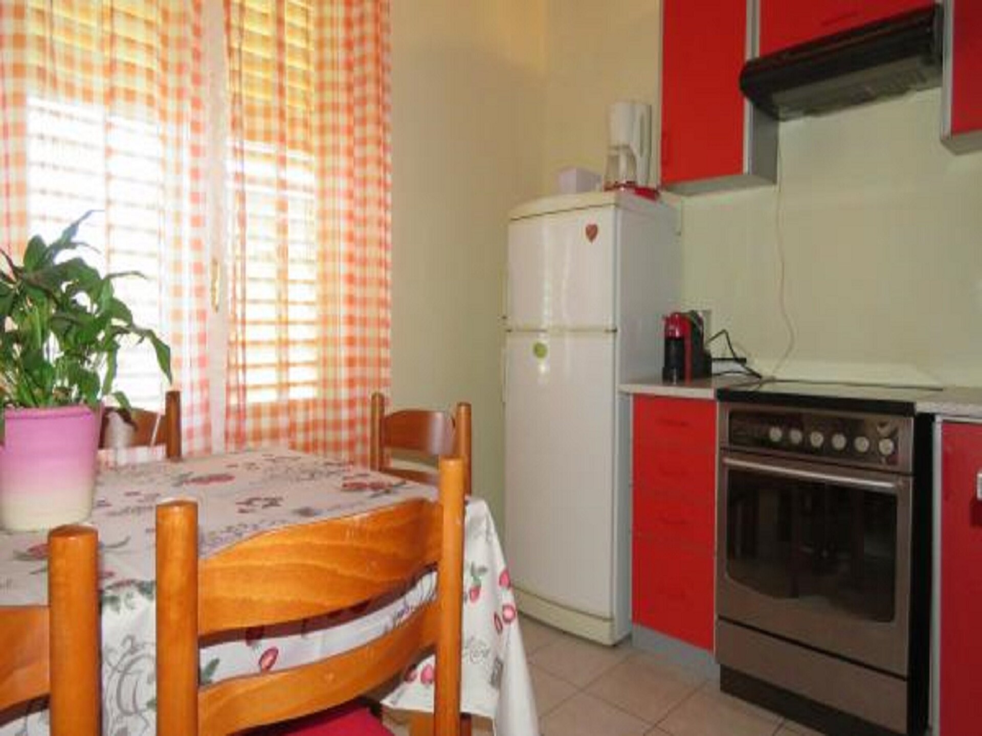 Op 300 m van het strand: Ruim appartement op Rab voor 4 personen - foto 2