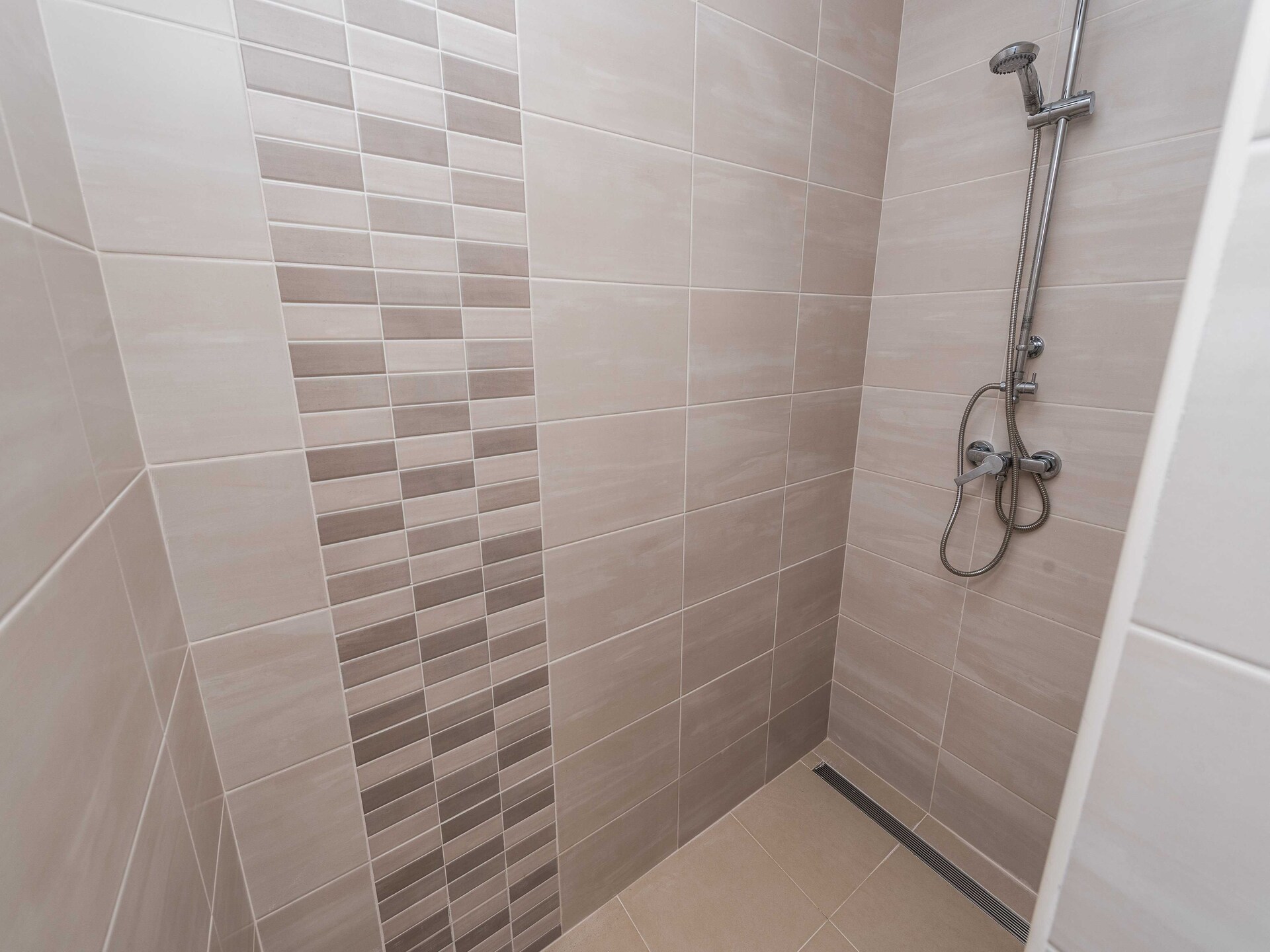 Villa met privézwembad en modern design in Debeljak - foto 44
