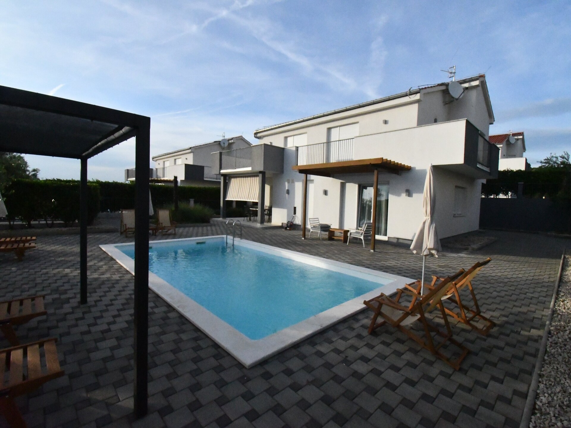 Villa met privézwembad en modern design in Debeljak - foto 74