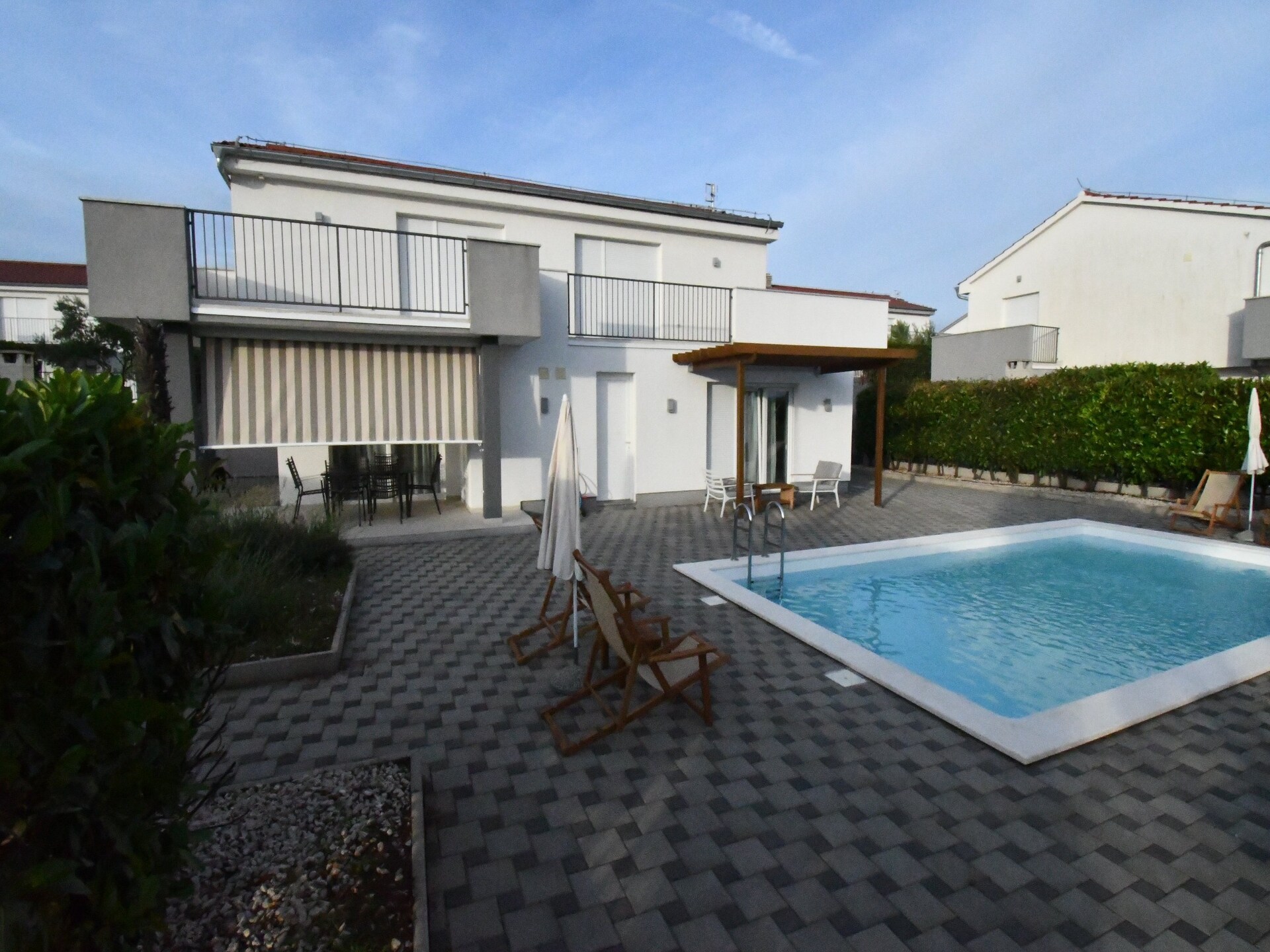 Villa met privézwembad en modern design in Debeljak - foto 76