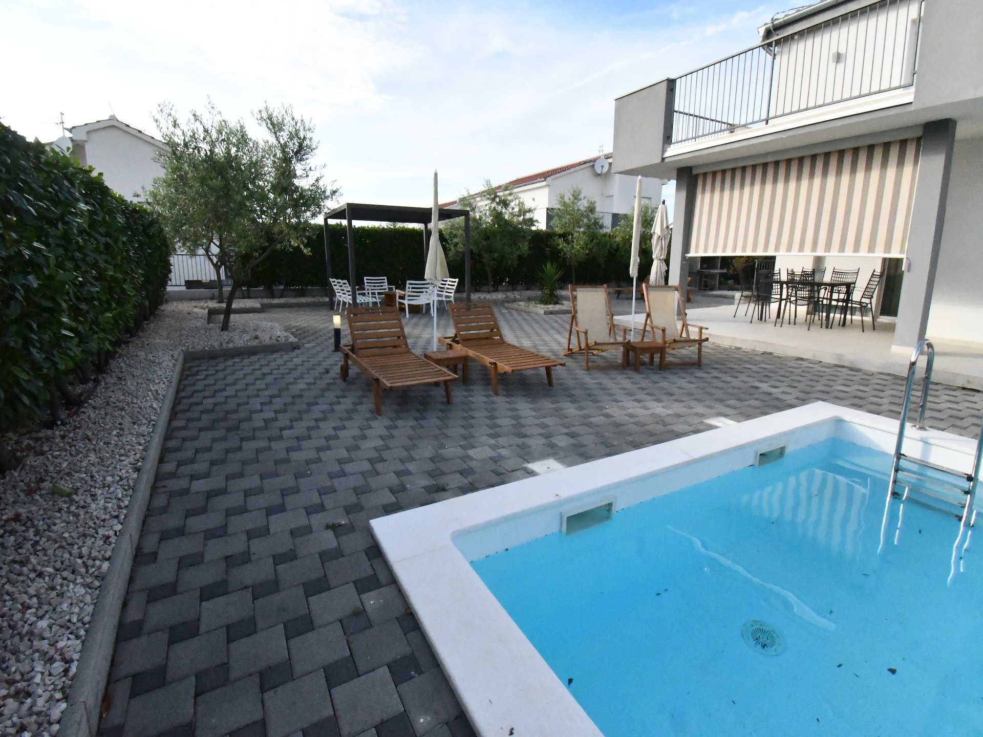 Privézwembad en modern design in luxe villa in Debeljak - foto 58