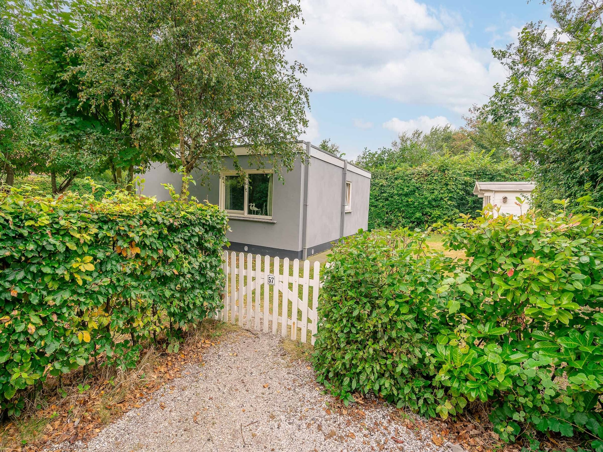 Vrijstaande bungalow voor 4 in de bossen van De Koog met omheinde tuin - foto 2