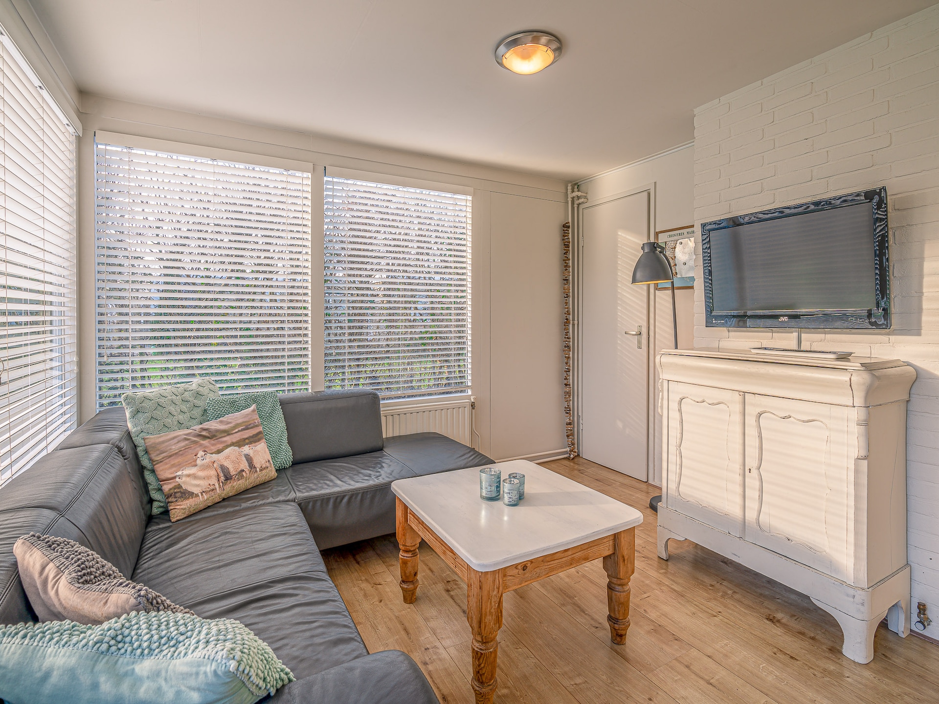 Vrijstaande bungalow voor 4 in de bossen van De Koog met omheinde tuin - foto 5