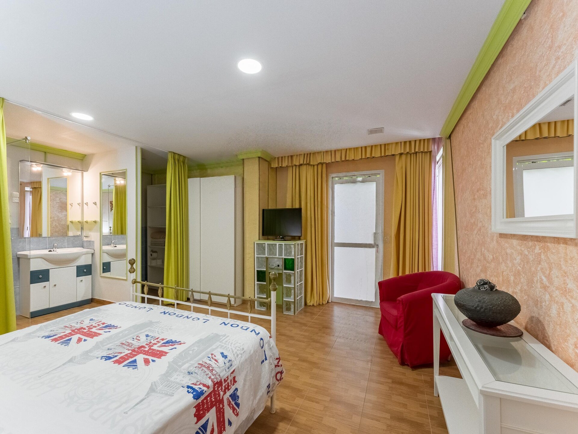 Licht appartement in El Médano met tuinzicht, 220m van het strand - foto 14