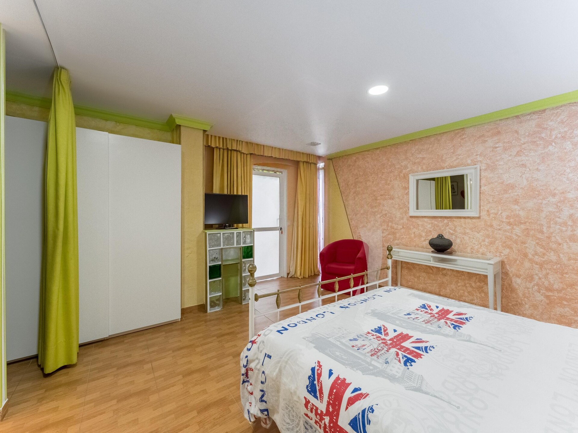 Licht appartement in El Médano met tuinzicht, 220m van het strand - foto 15