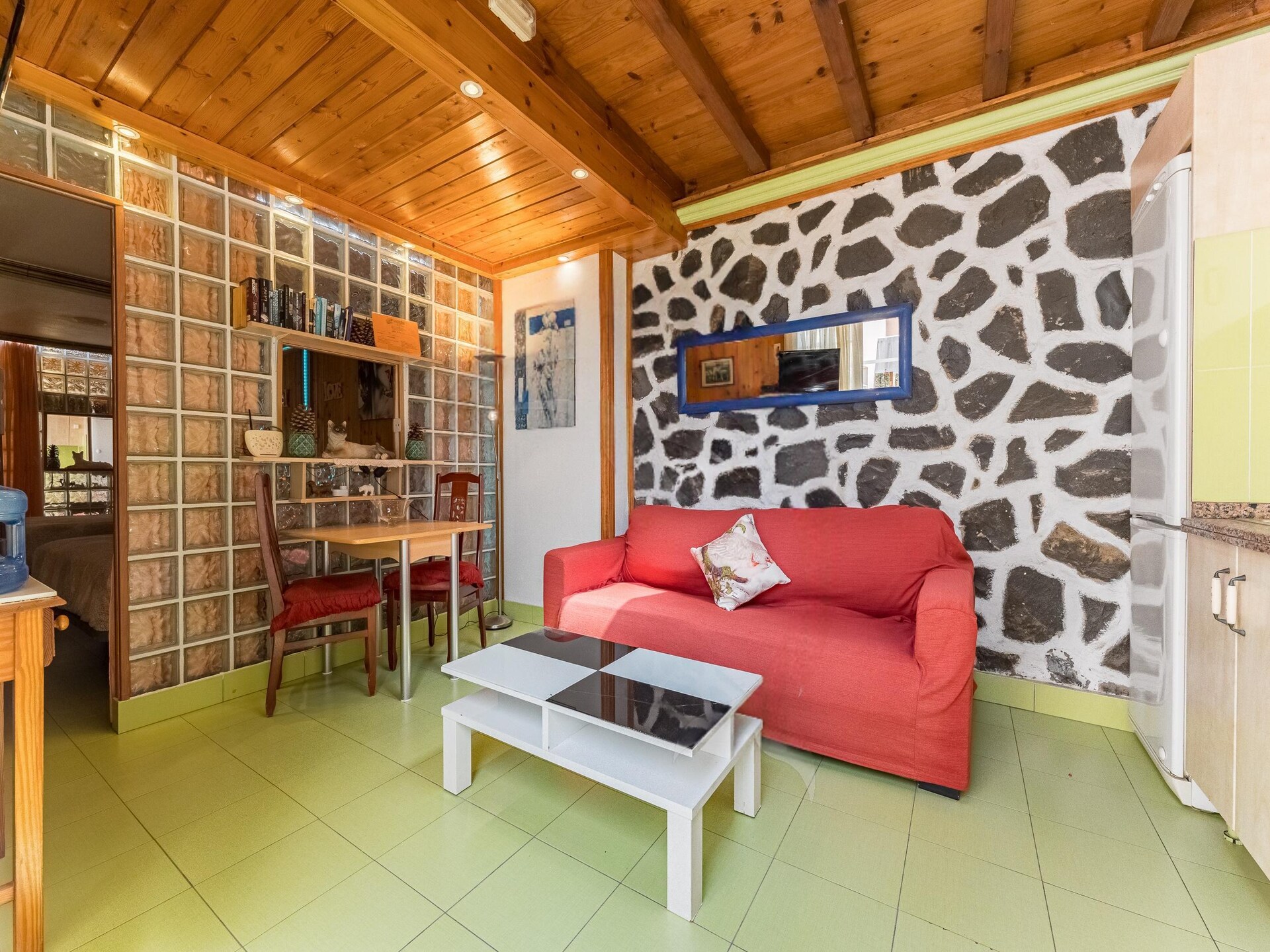 Appartement aan zee in El Médano – zwembad, tuin & 220m van het strand - foto 2