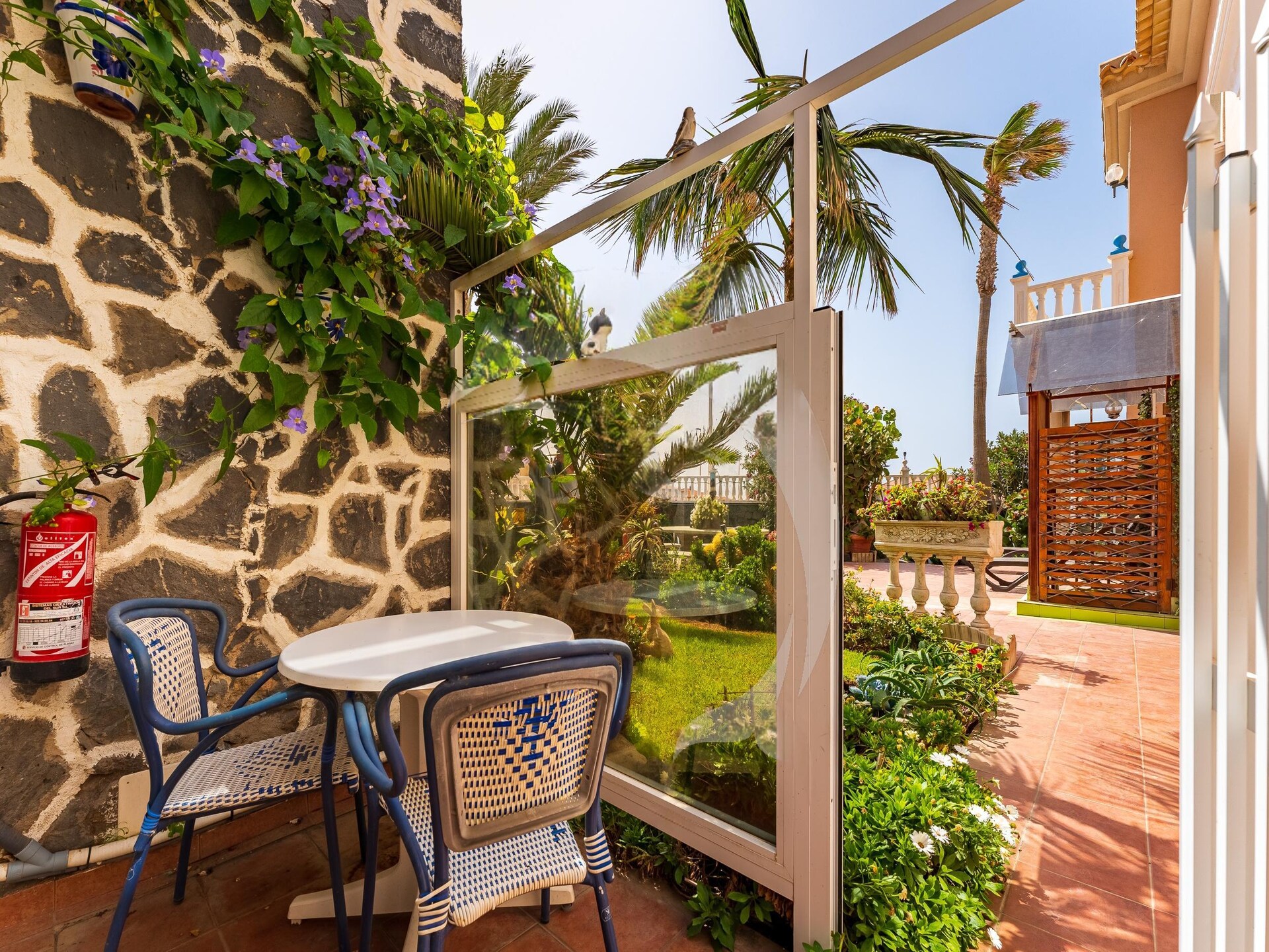 Appartement aan zee in El Médano – zwembad, tuin & 220m van het strand - foto 5