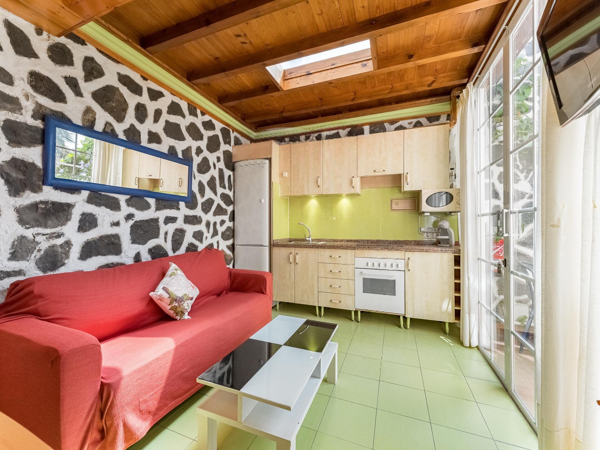 Appartement aan zee in El Médano – zwembad, tuin & 220m van het strand - foto 3