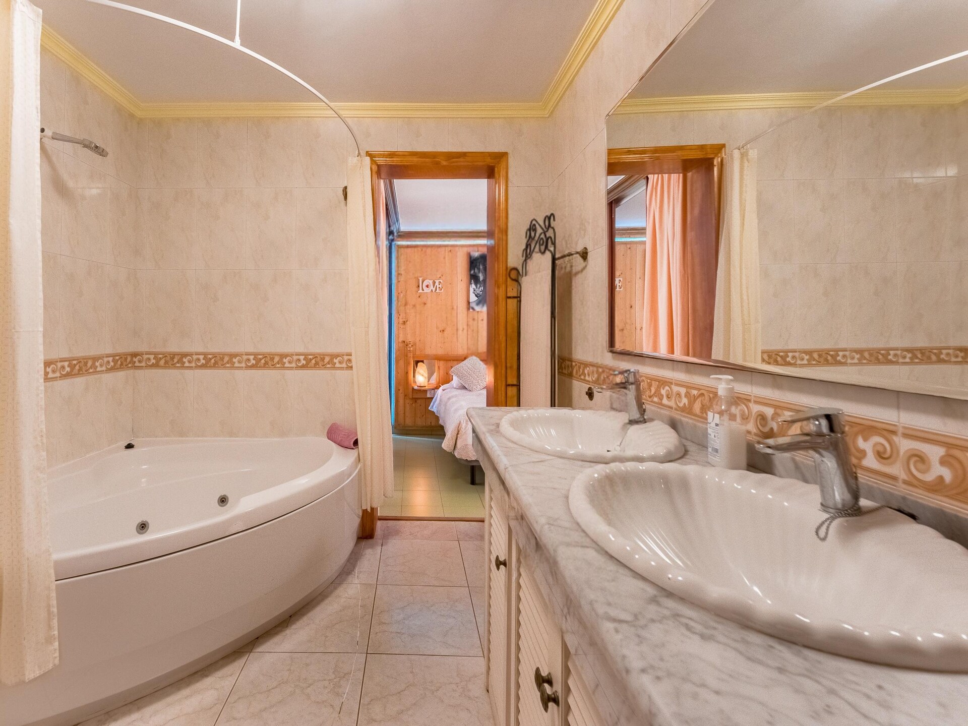Appartement aan zee in El Médano – zwembad, tuin & 220m van het strand - foto 14