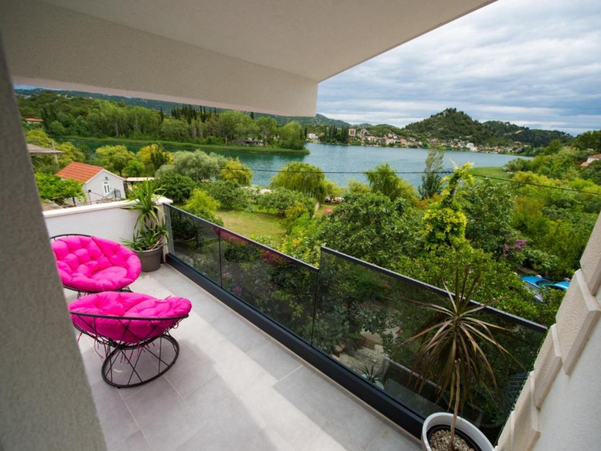 Luxe appartement met meerzicht en privéstrand in Ploce - foto 23