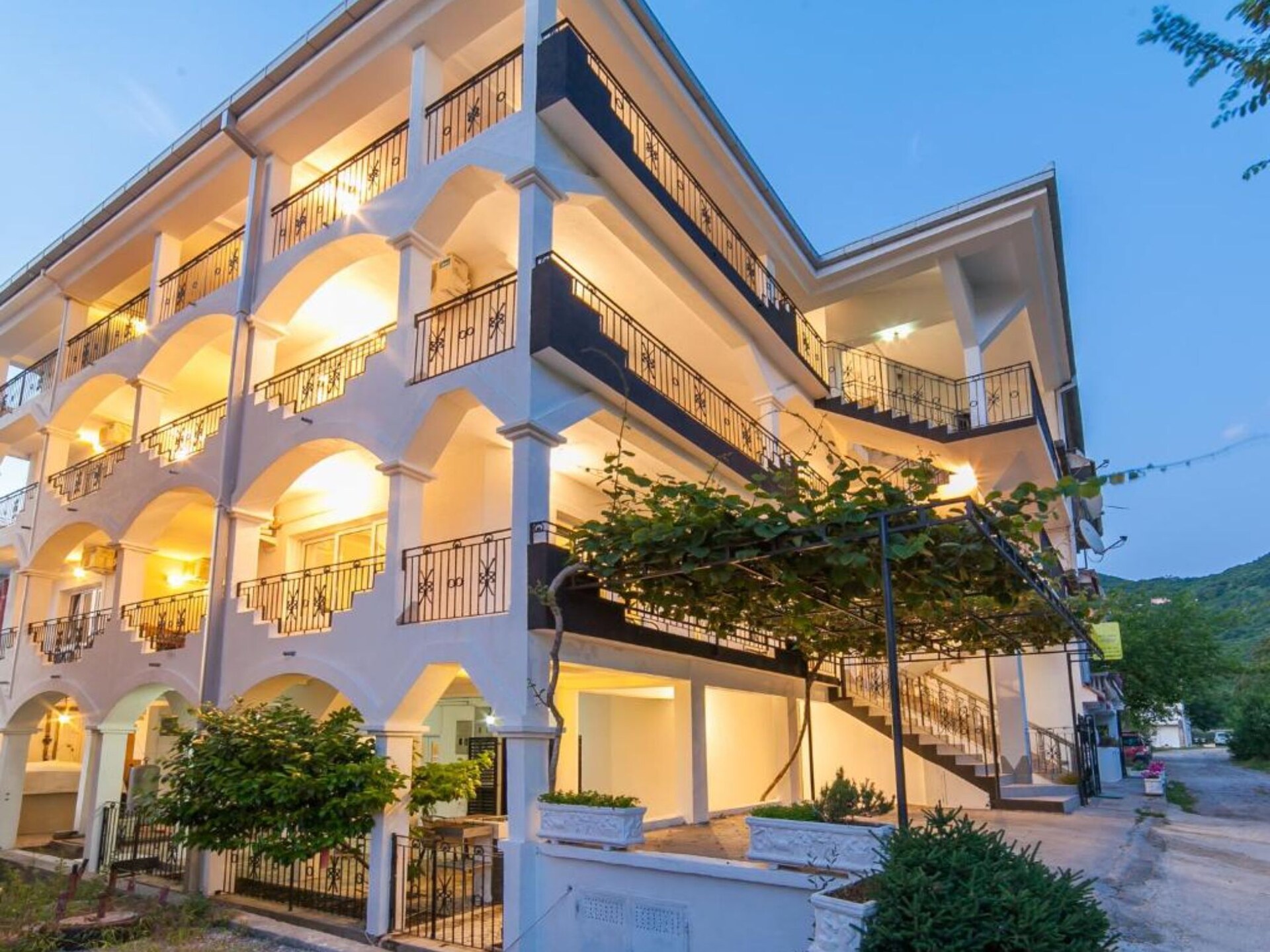Duplex studio met WiFi op 900m van strand Budva, ideaal voor 2-3 personen - foto 6