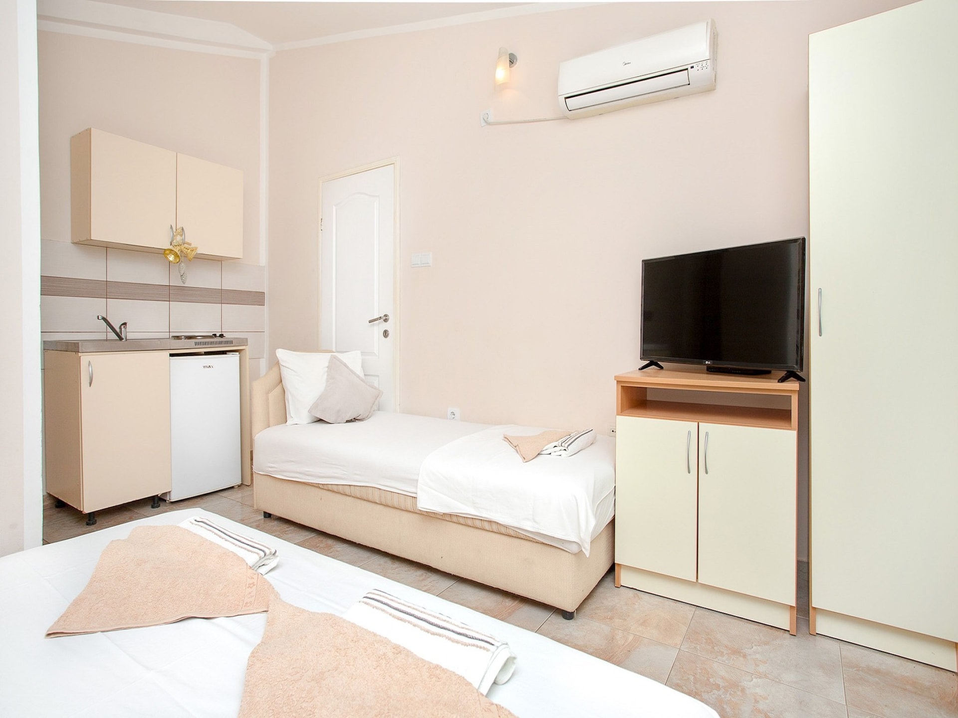 Duplex studio met WiFi op 900m van strand Budva, ideaal voor 2-3 personen - foto 2