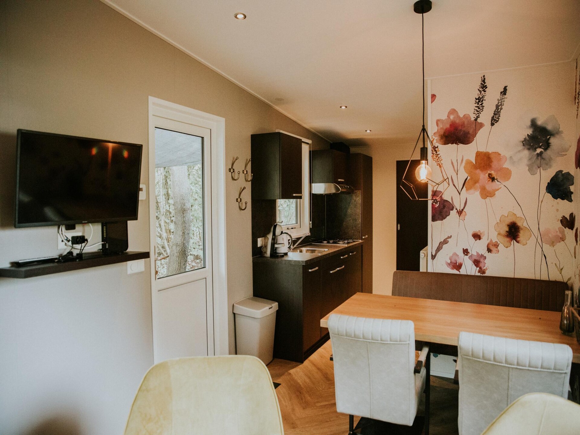 Happy Bee Lodge | Vrijstaand vakantiehuis met hottub in het Reestdal - foto 3
