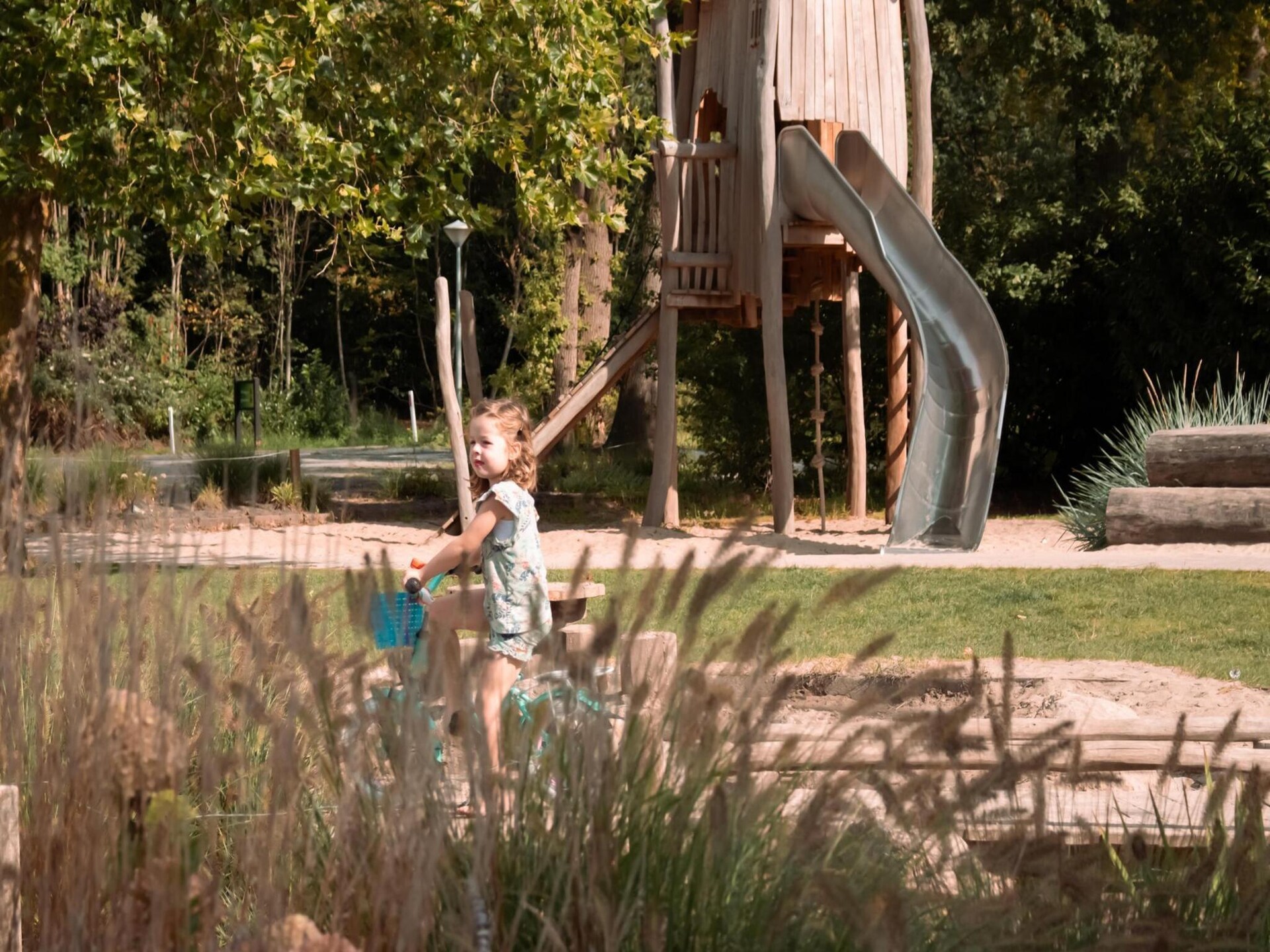 Luxe 7-persoons safaritent met speeltuin en veranda op Camping Si-Es-An - foto 16