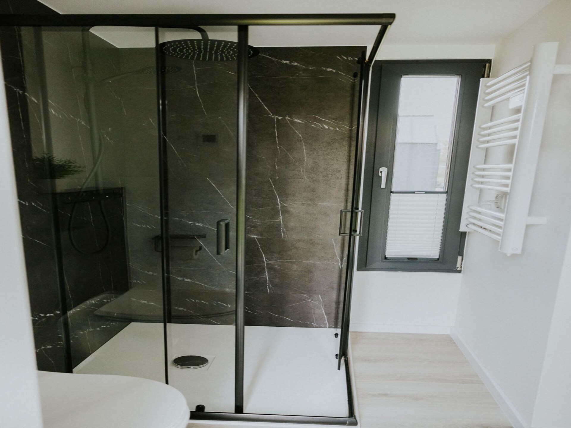 Tiny house XL in Balkbrug: luxe natuurverblijf voor 2-4 personen - foto 25