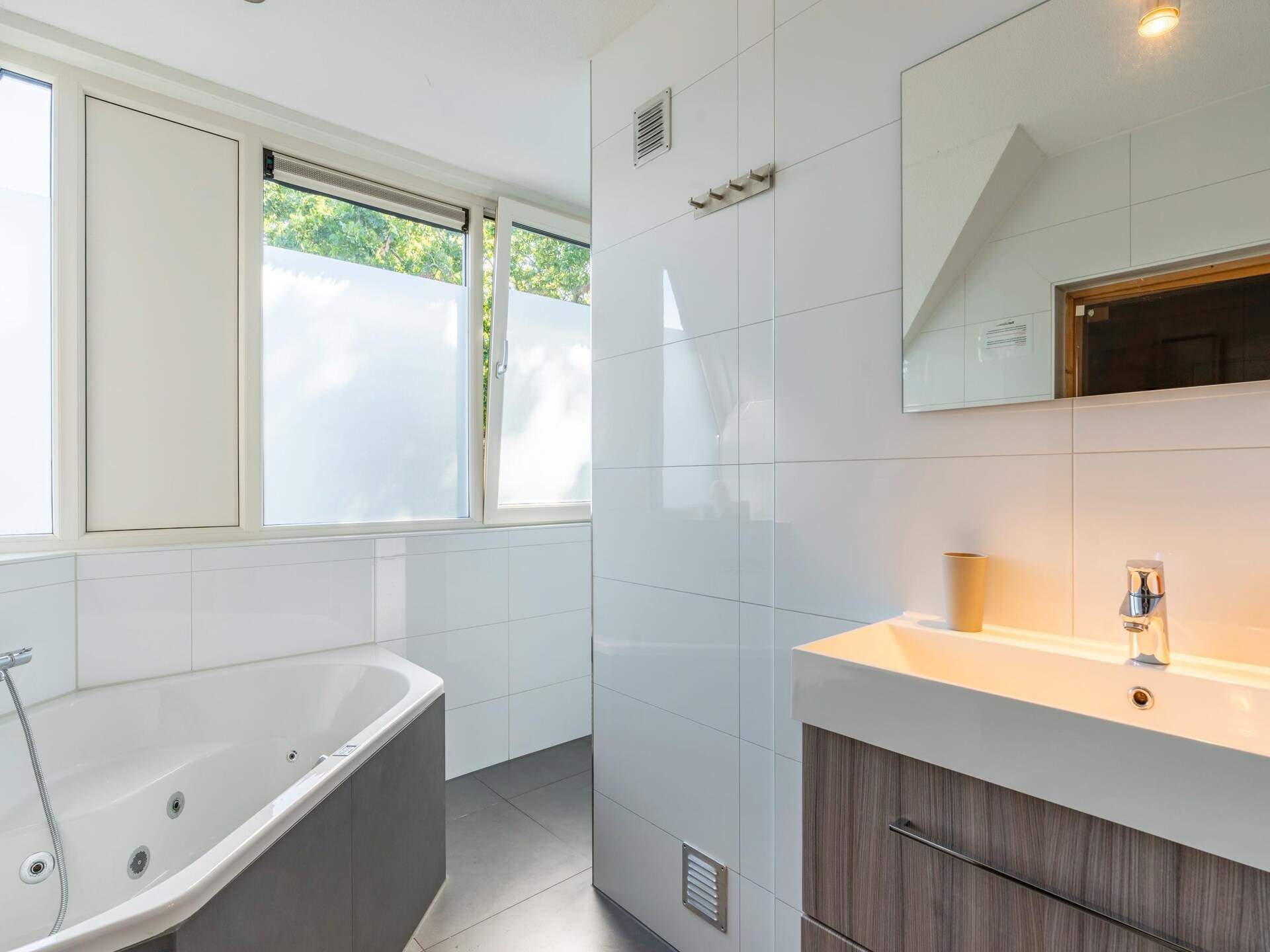 Luxe bosvilla Hoogelandt 126 met sauna, hottub en trampoline - foto 10