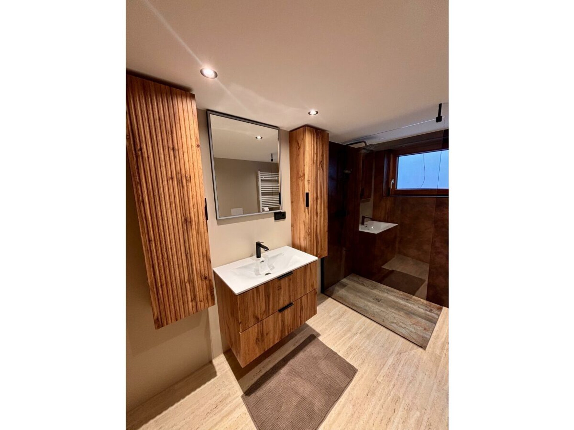 Op 700 m van het centrum: ruim vakantiehuis in Kranichfeld - foto 13